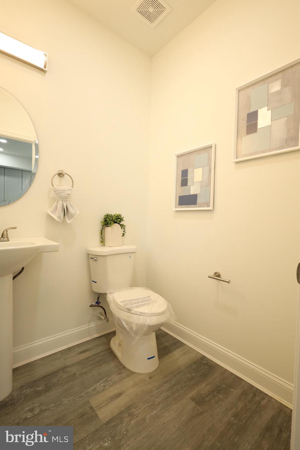 MCMULLEN SQUARE - Residential