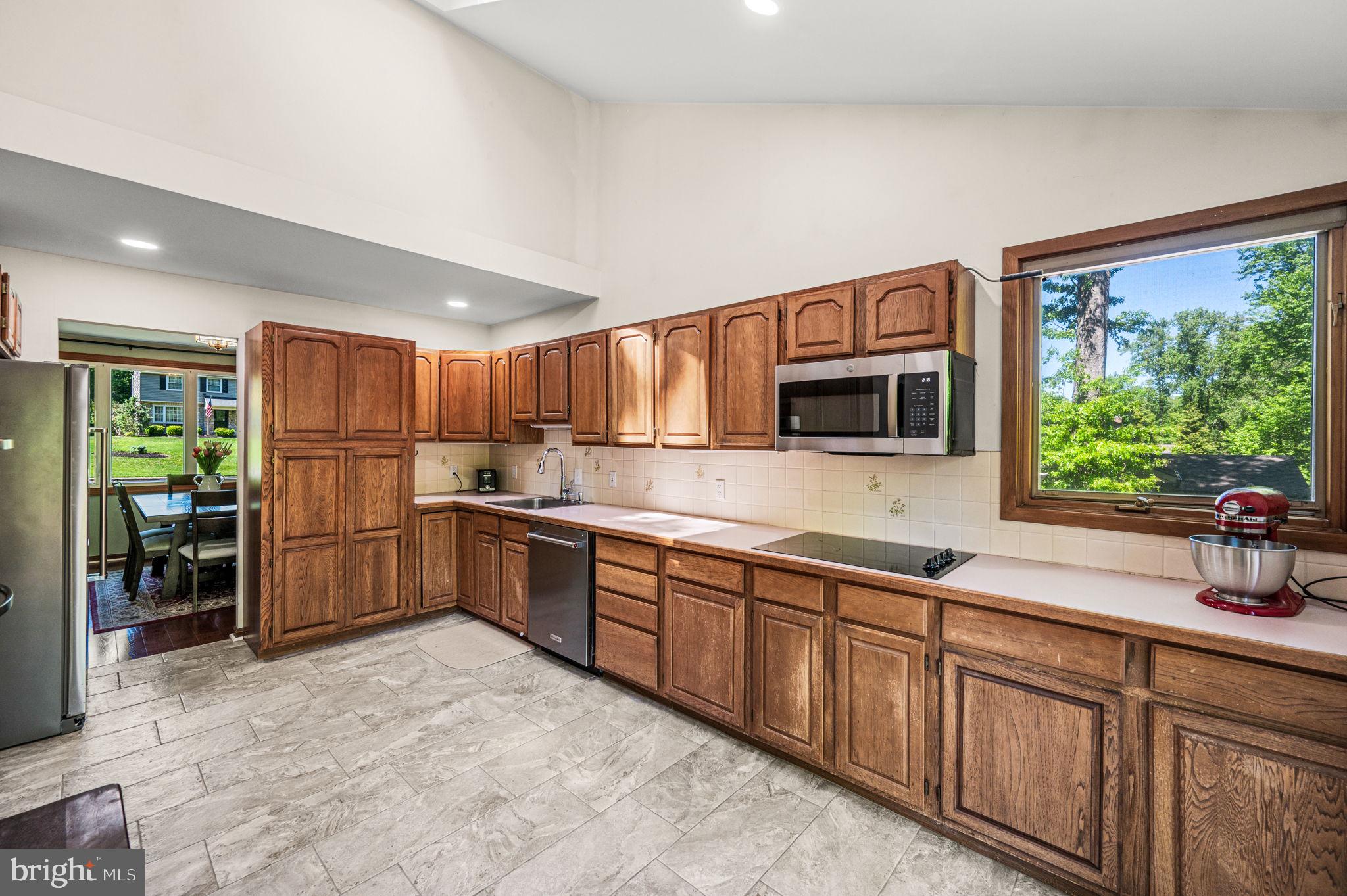 CHURCHVILLE MANOR - Residential