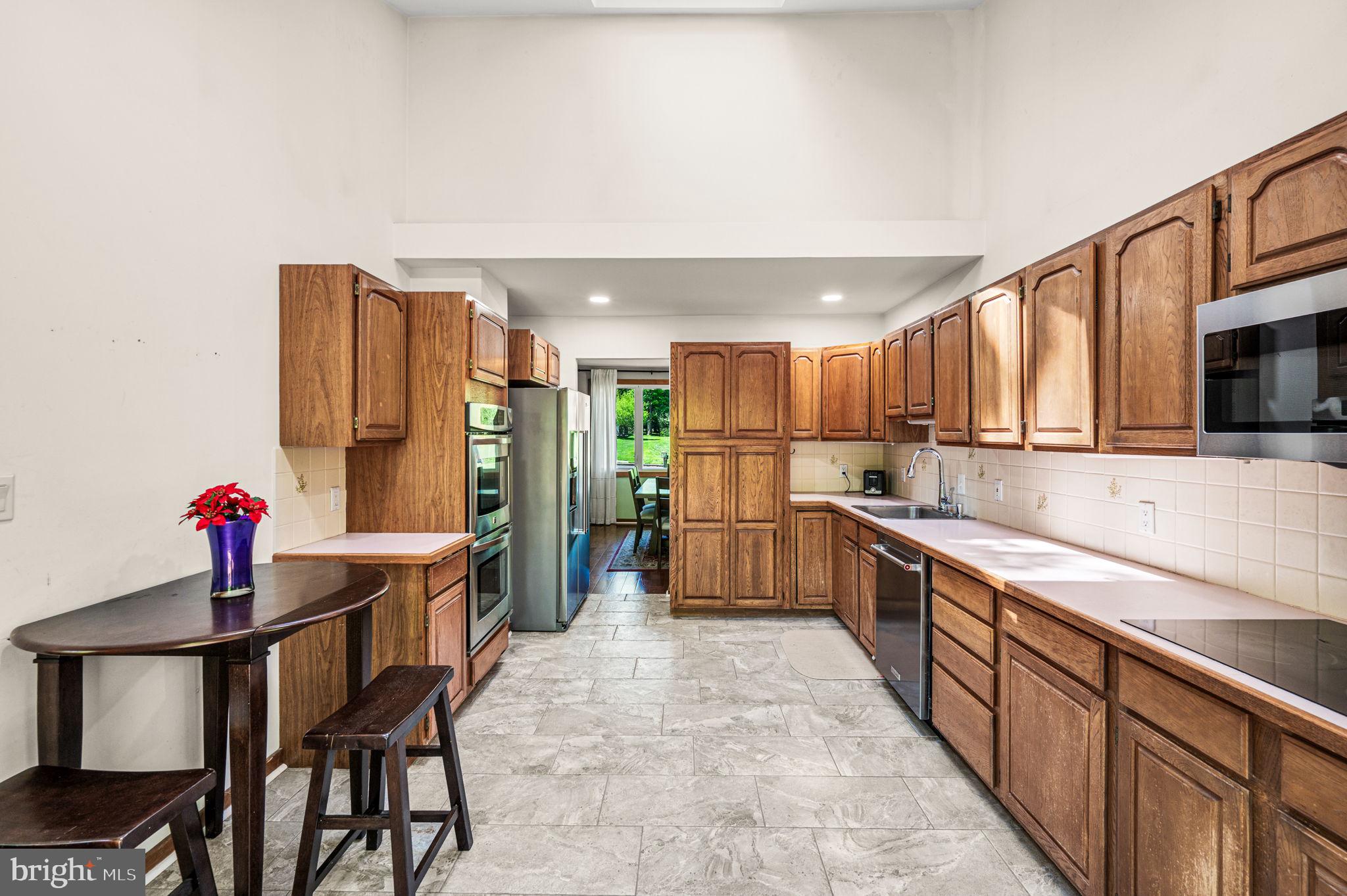 CHURCHVILLE MANOR - Residential