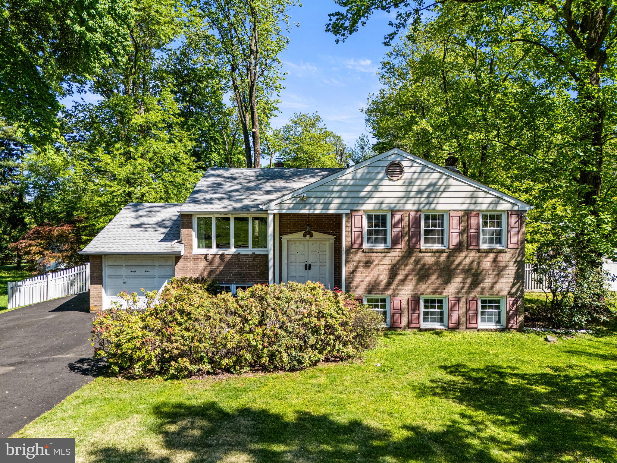 CHURCHVILLE MANOR - Residential