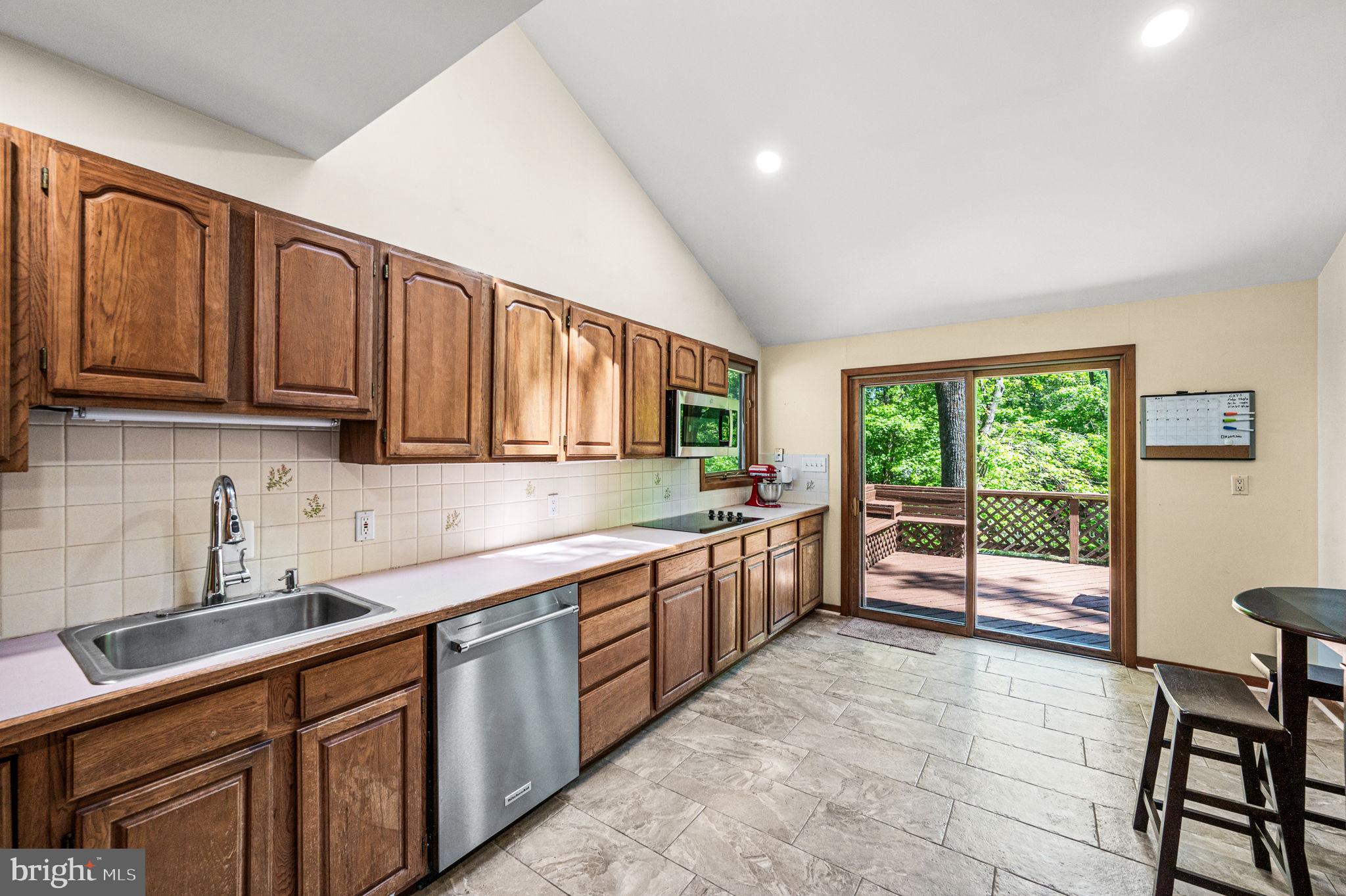 CHURCHVILLE MANOR - Residential