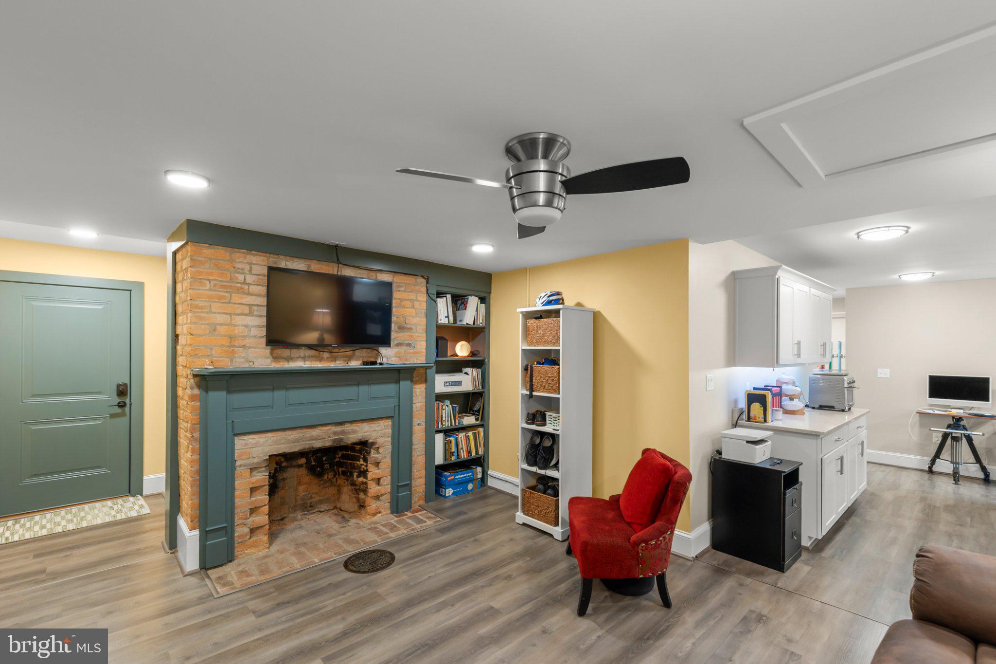 135 S KENT STREET 202