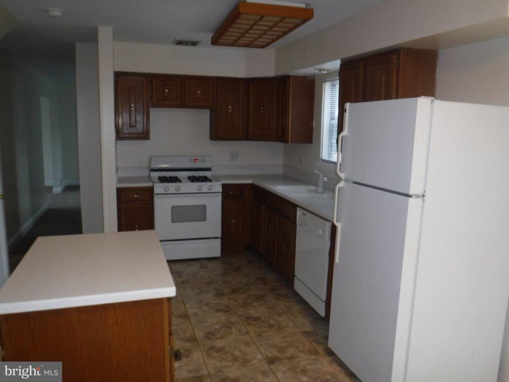 DALE CITY - Residential Lease