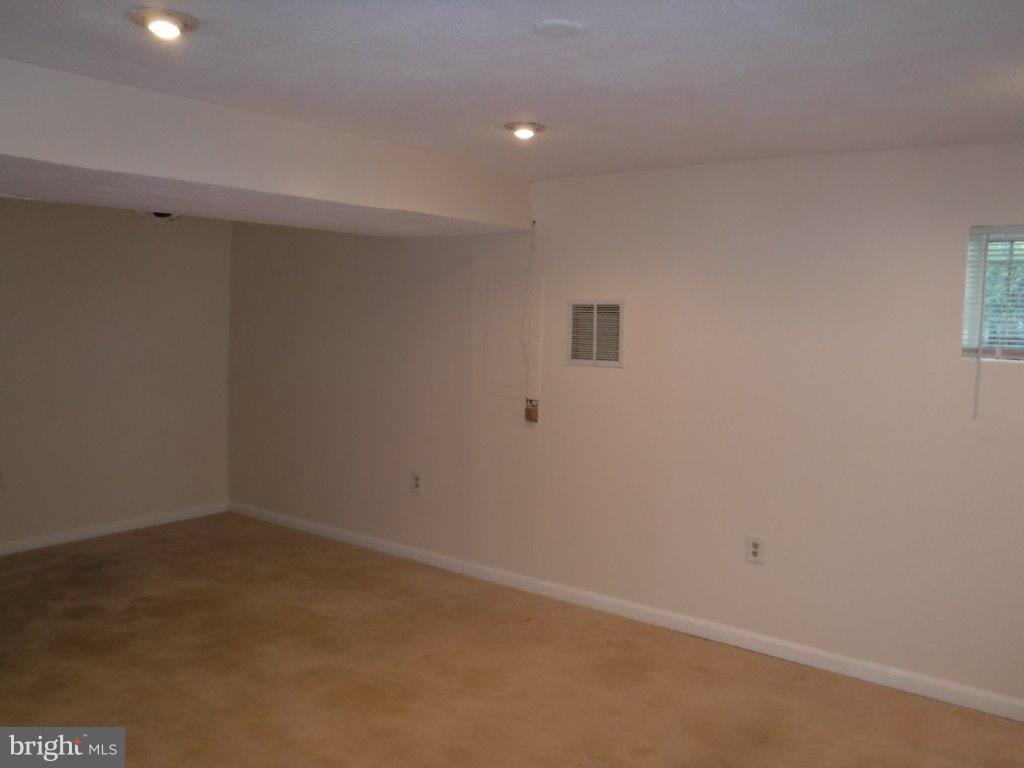 DALE CITY - Residential Lease