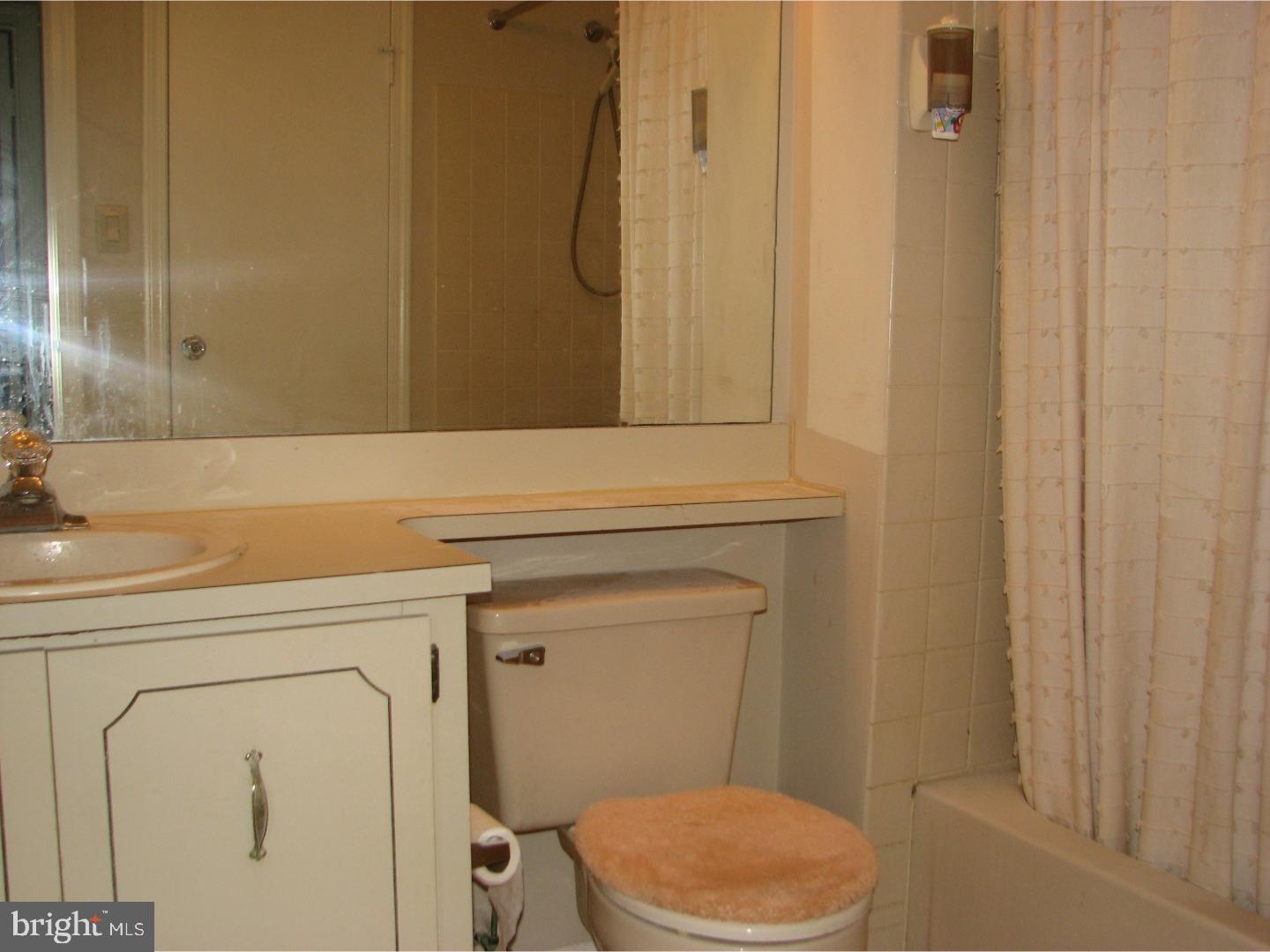 SOCIETY PL - Residential