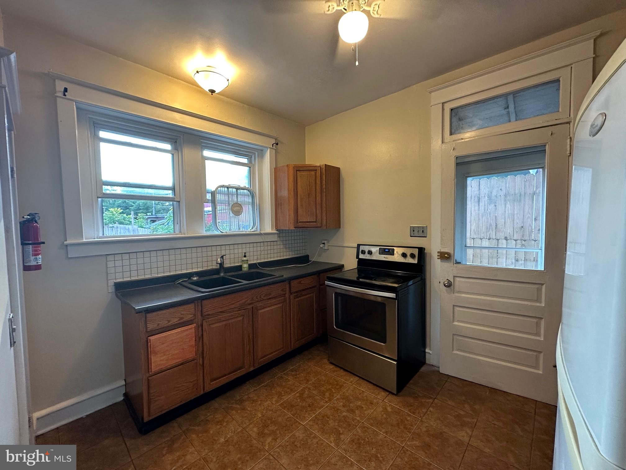 SCHWENKSVILLE - Residential Lease