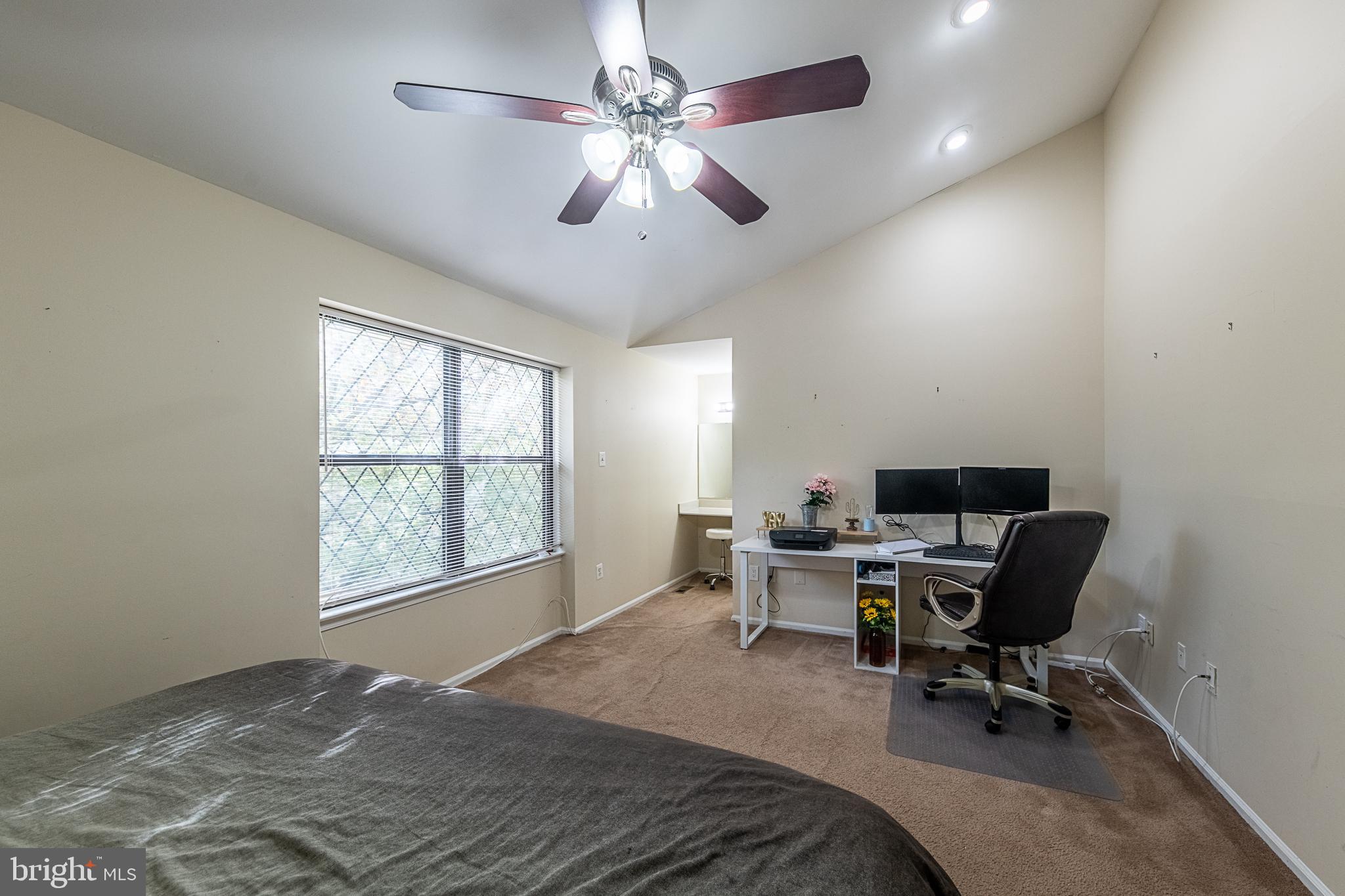 COUNTRYSIDE - Residential