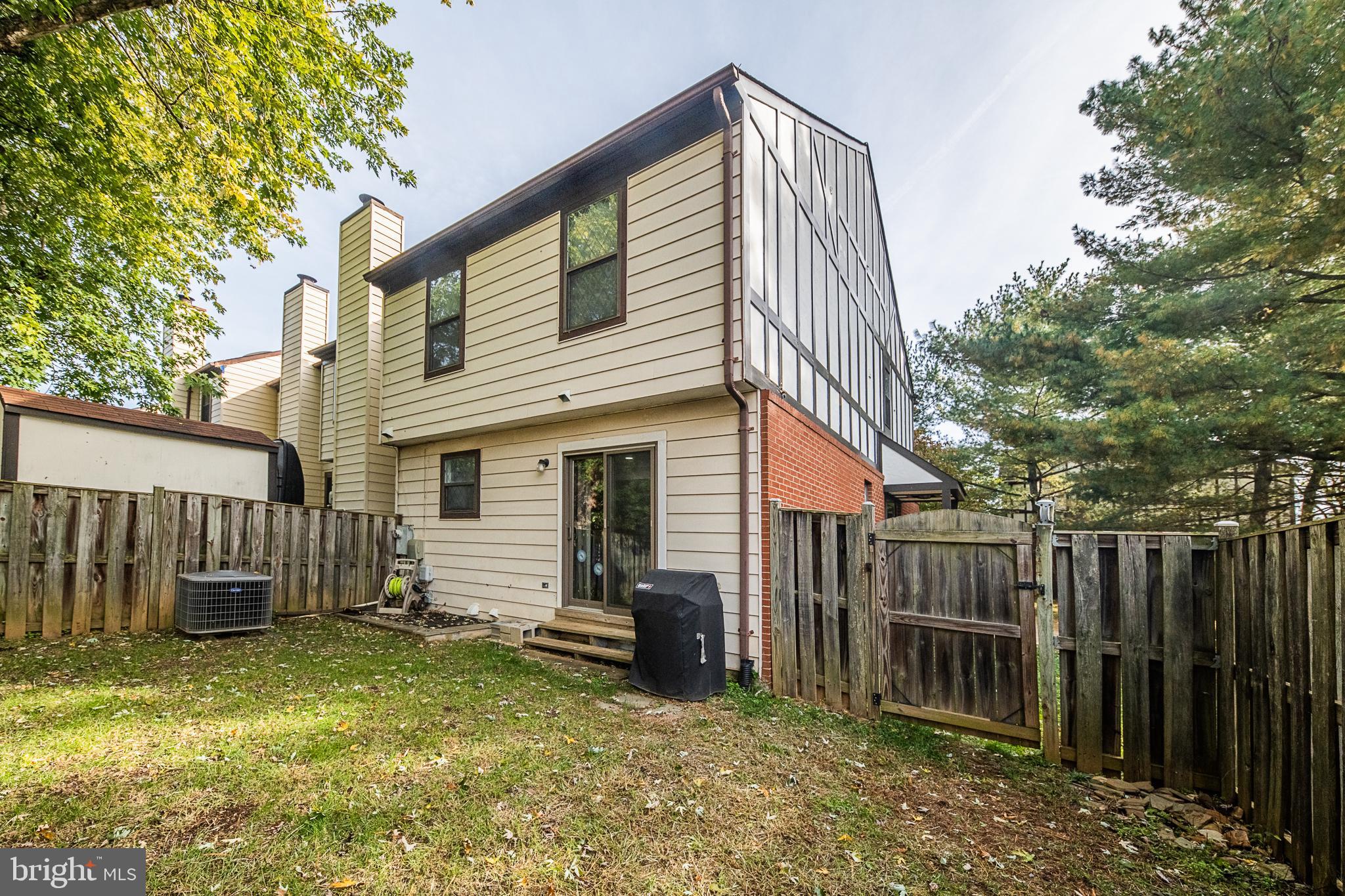 COUNTRYSIDE - Residential