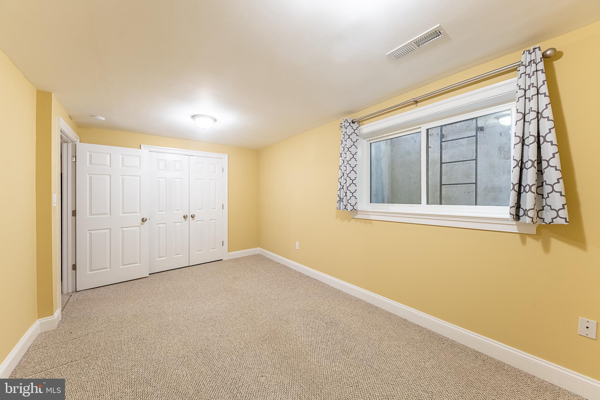 COUNTRYSIDE - Residential