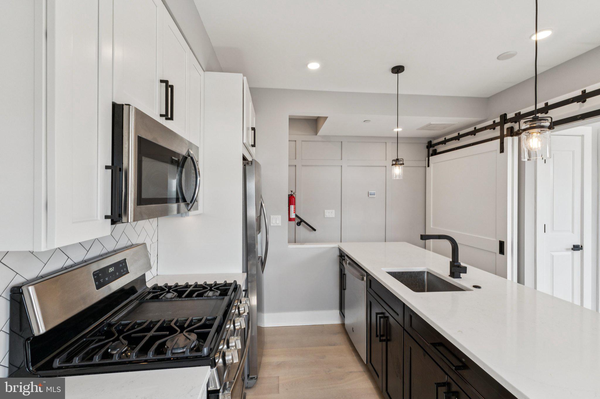 1915 H STREET NE PH2