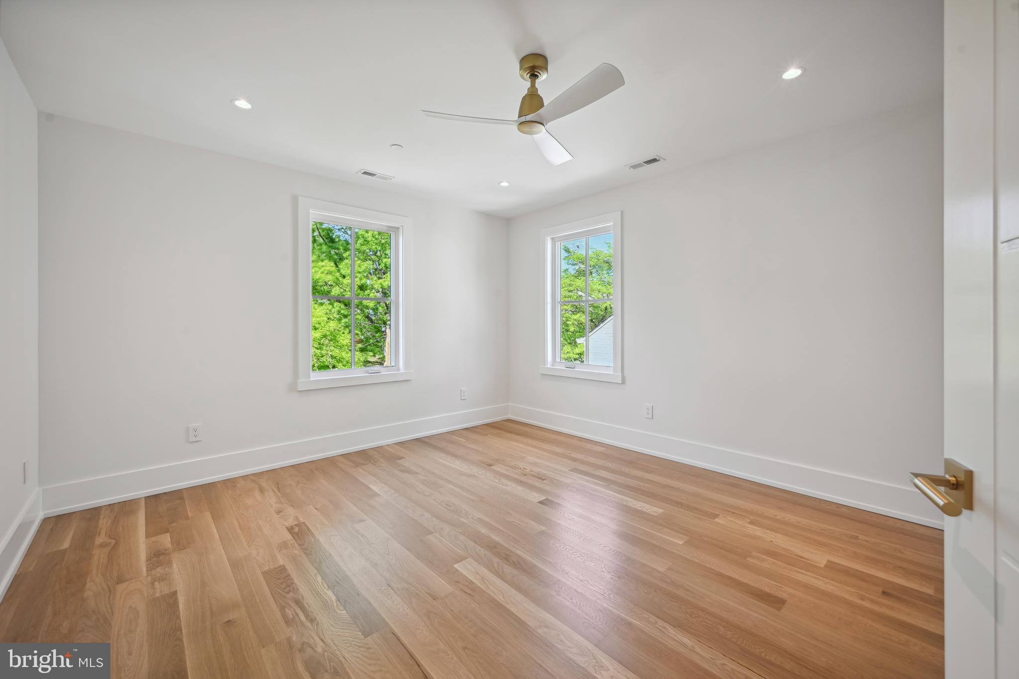 AMERICAN UNIVERSITY PARK - Residential