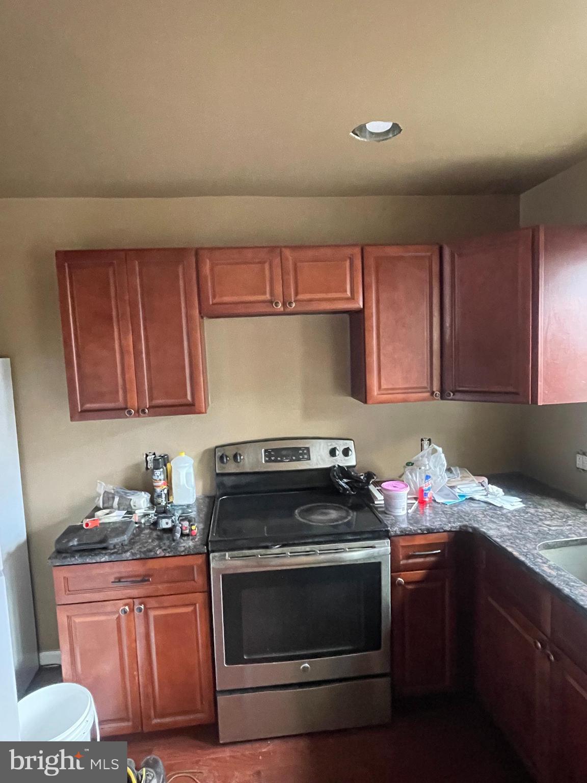 ELMWOOD PARK - Residential