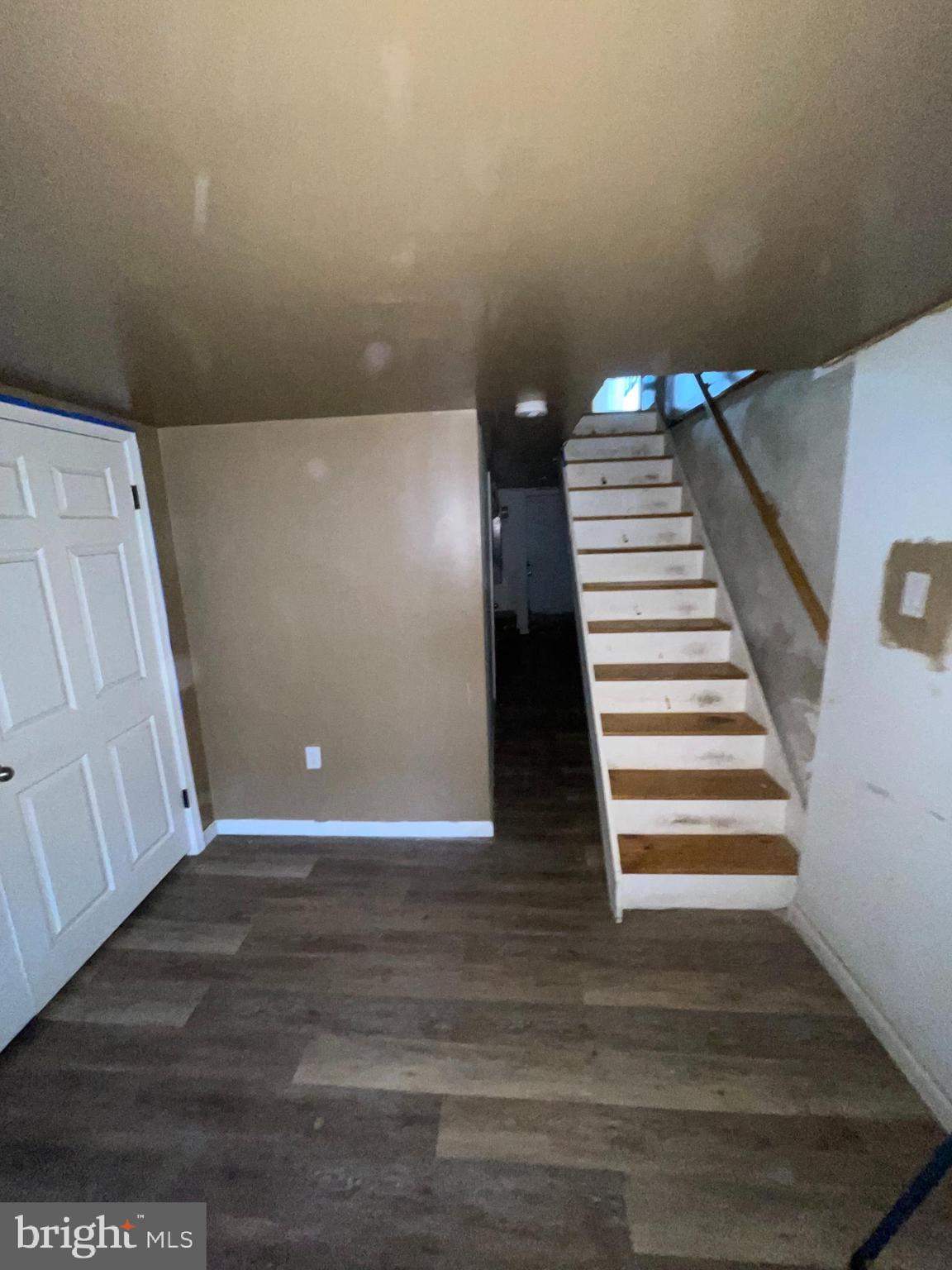 ELMWOOD PARK - Residential