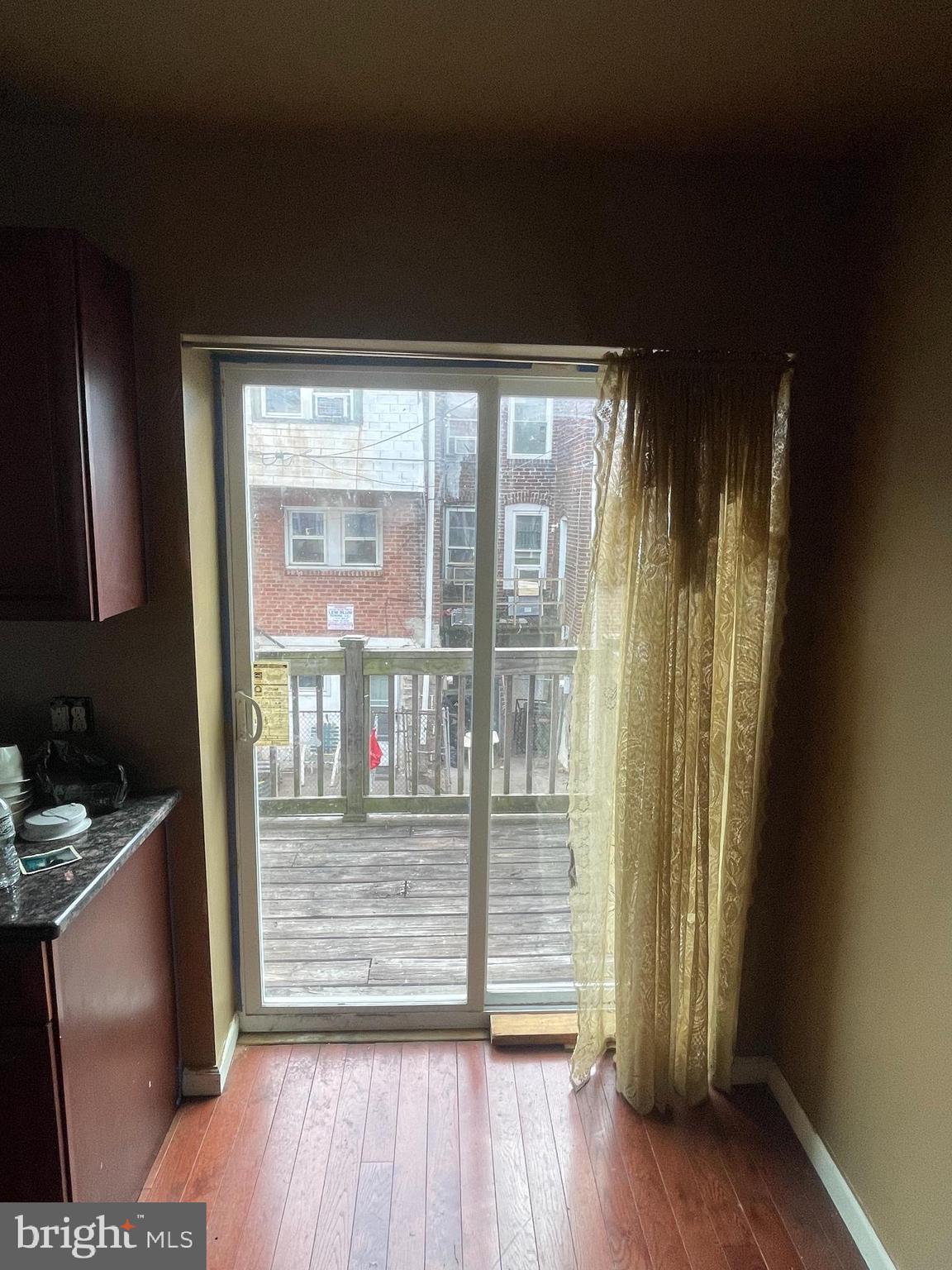 ELMWOOD PARK - Residential