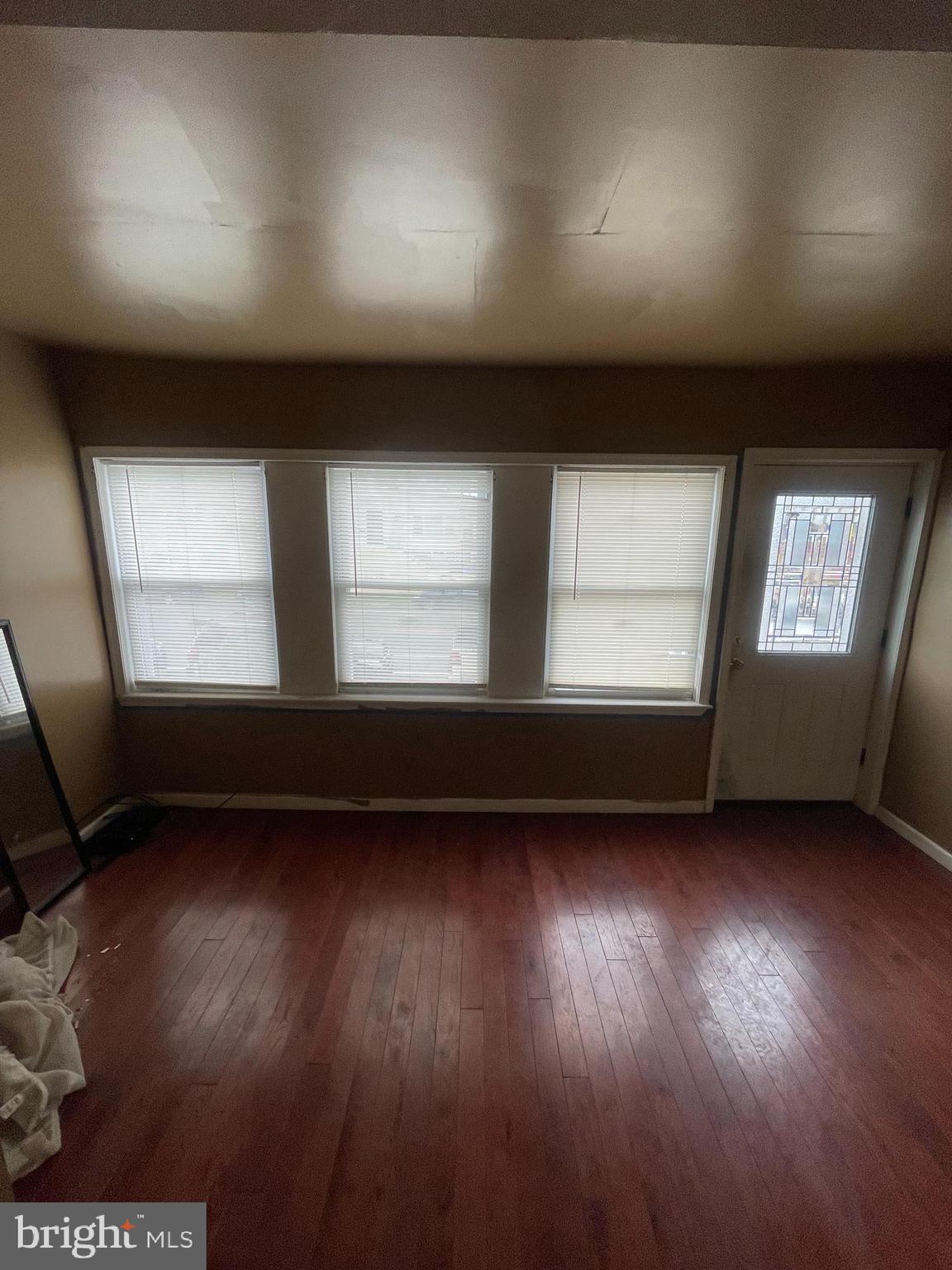 ELMWOOD PARK - Residential