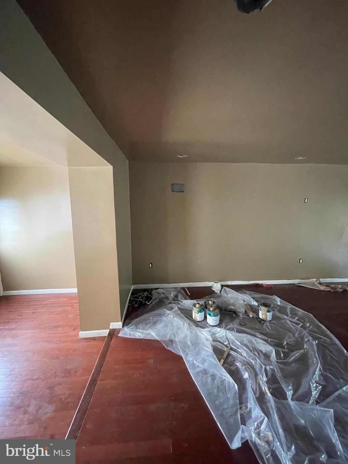 ELMWOOD PARK - Residential