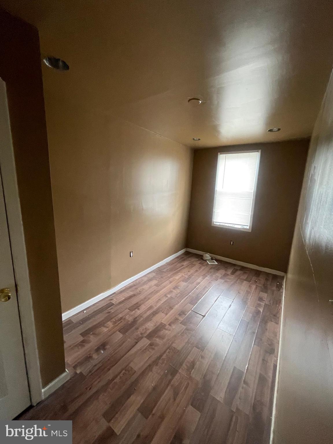 ELMWOOD PARK - Residential