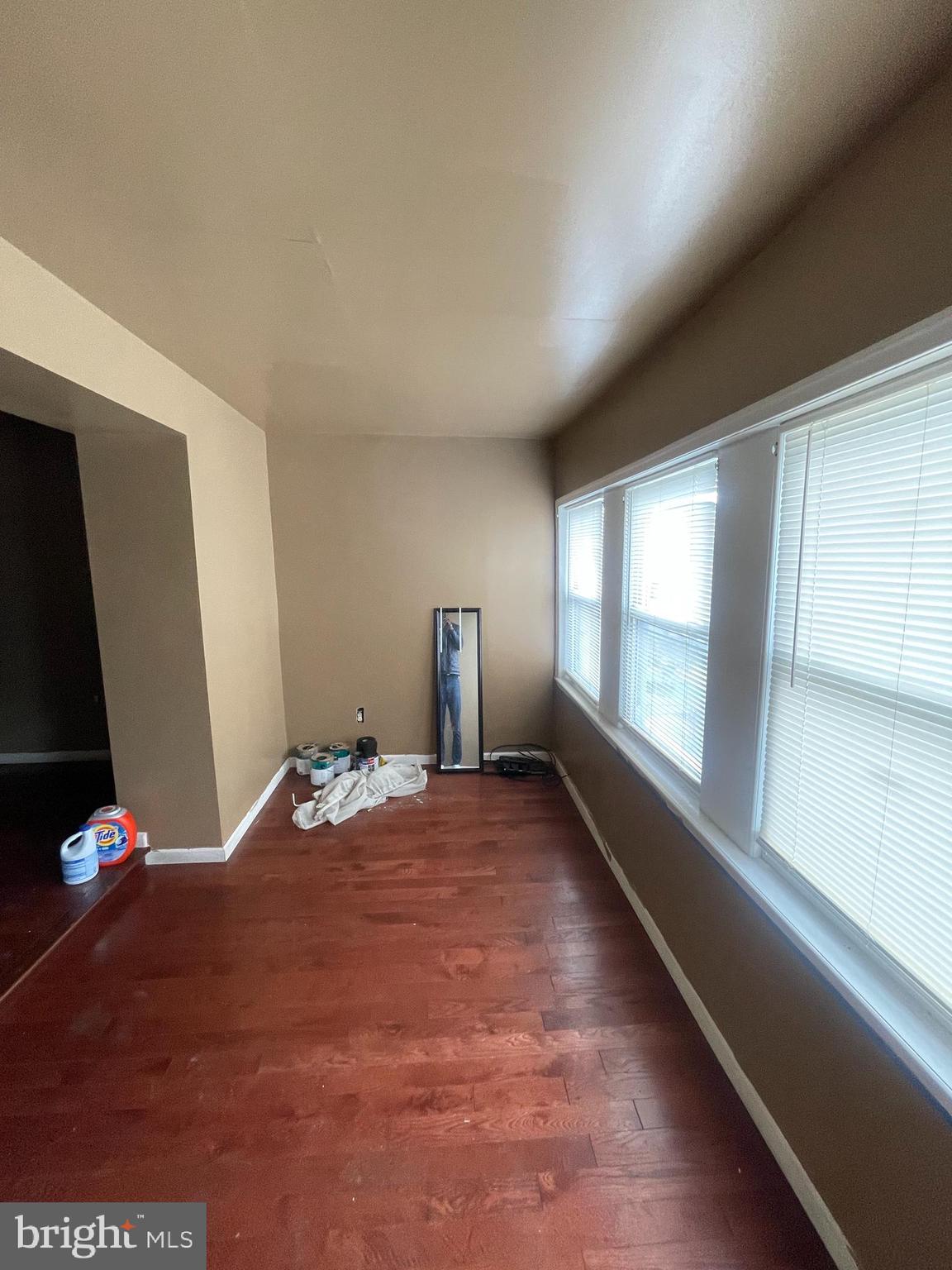 ELMWOOD PARK - Residential