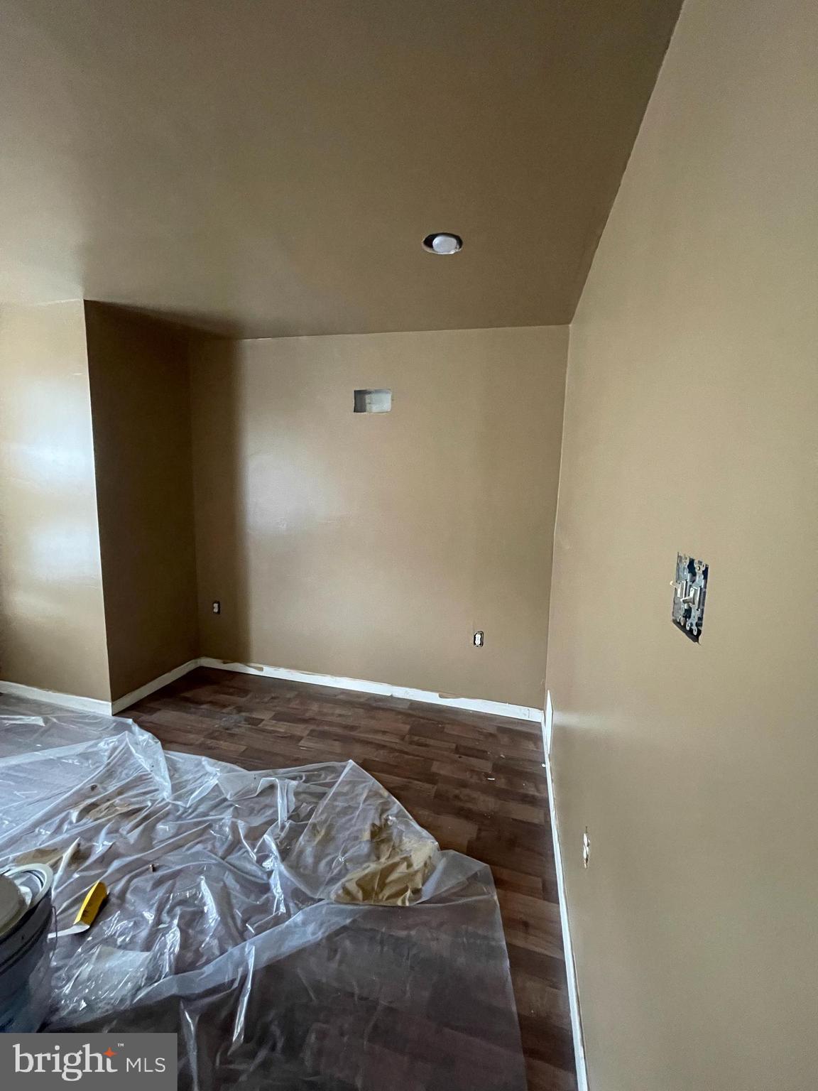 ELMWOOD PARK - Residential