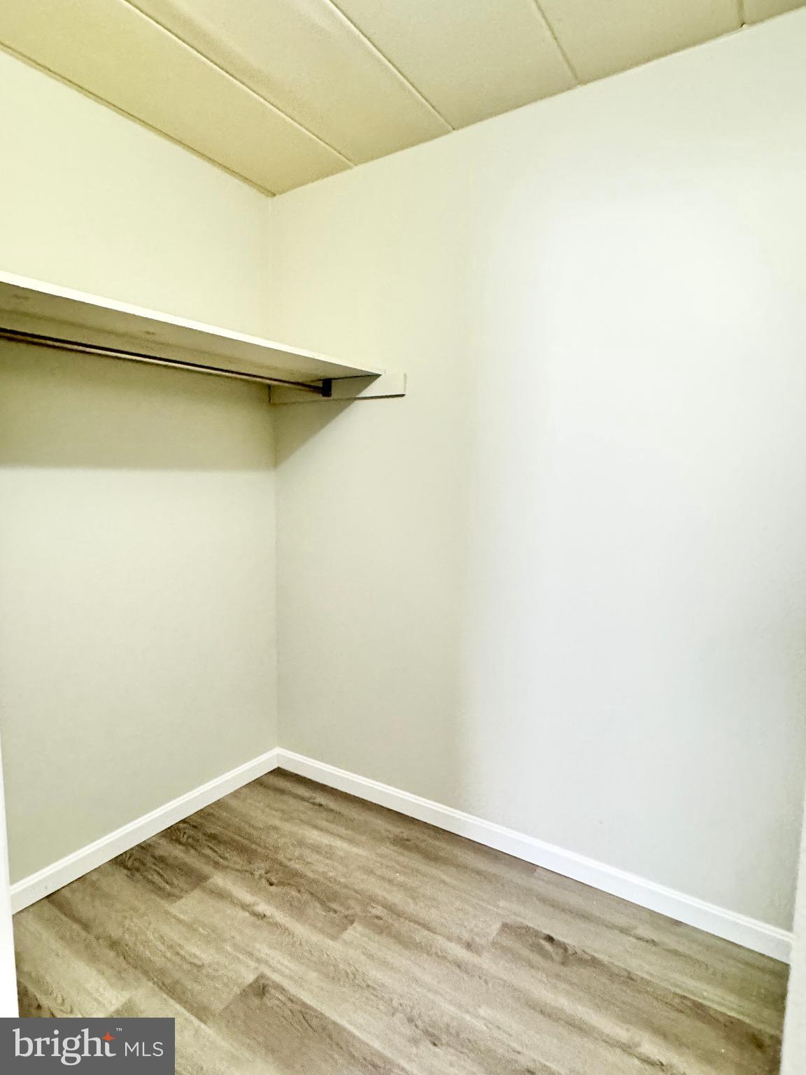 CRESAP KNOLL APARTMENTS - Residential