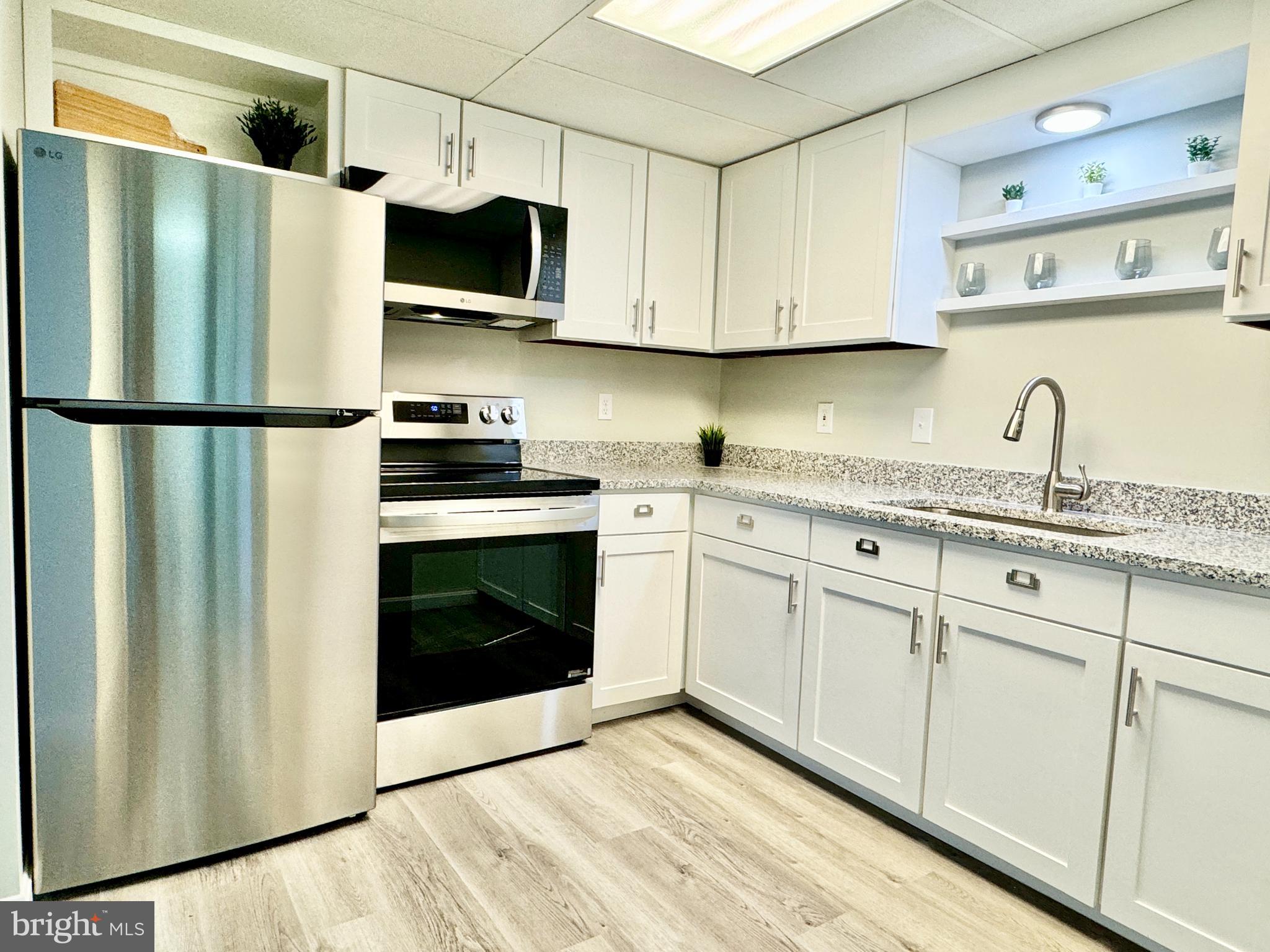 CRESAP KNOLL APARTMENTS - Residential