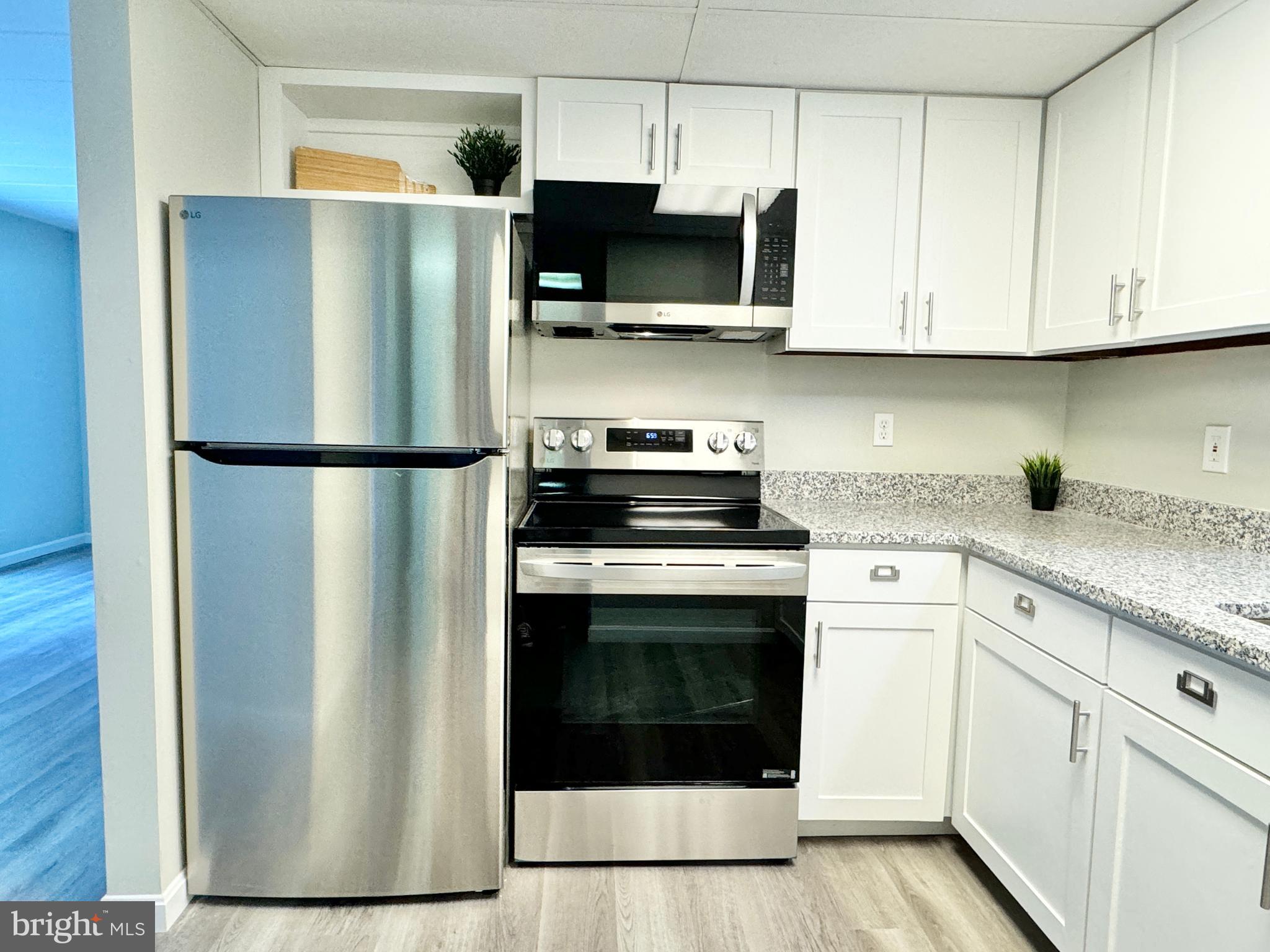 CRESAP KNOLL APARTMENTS - Residential