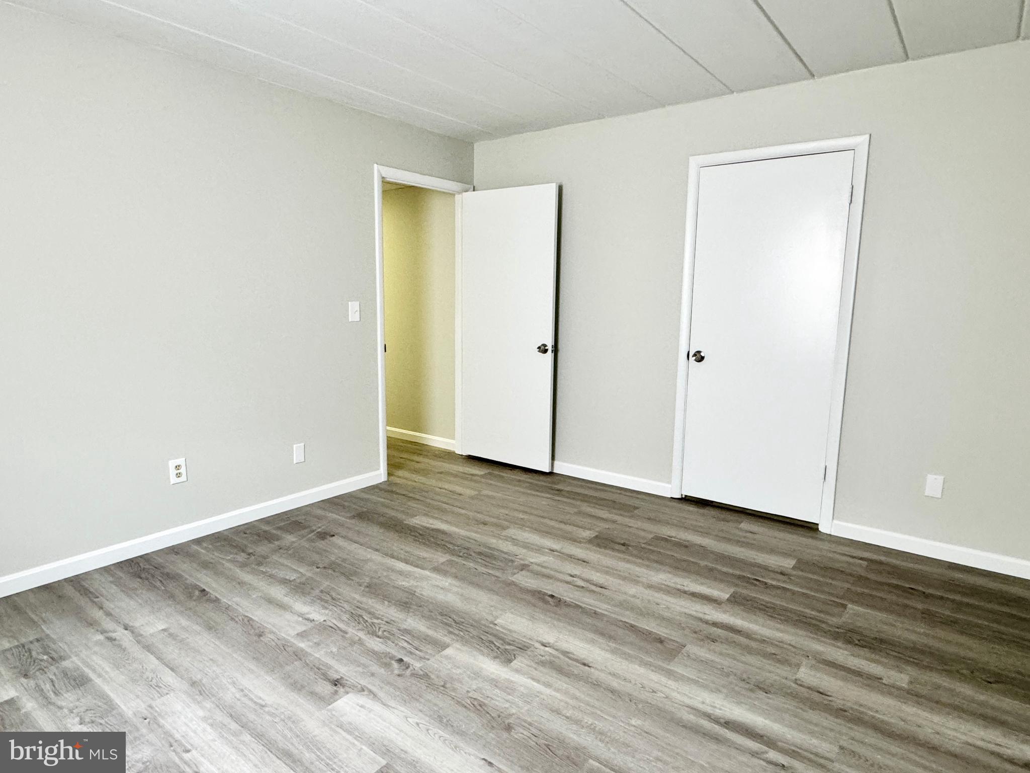 CRESAP KNOLL APARTMENTS - Residential