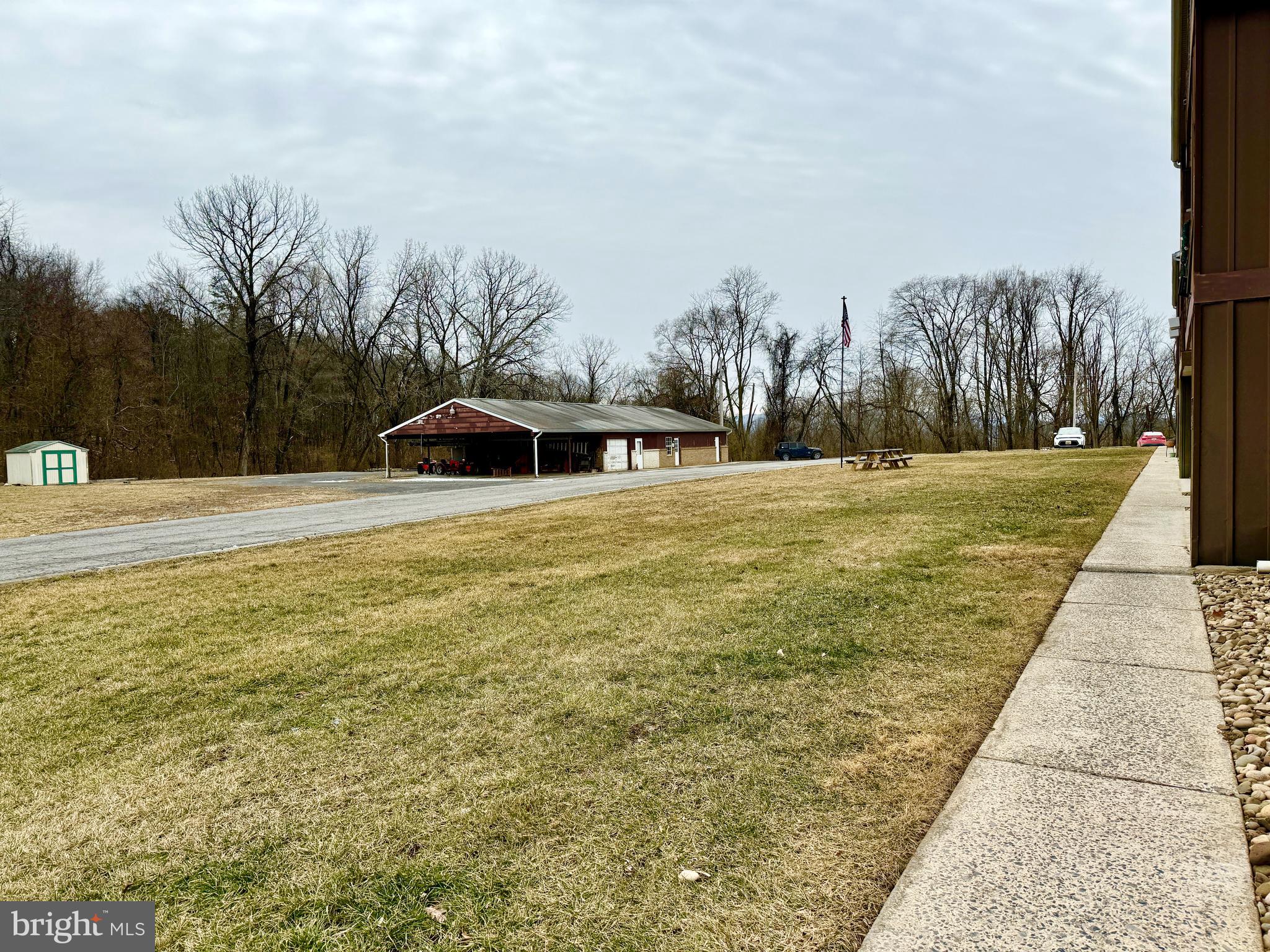 CRESAP KNOLL APARTMENTS - Residential