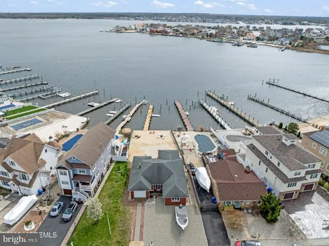 149 Pinewood Road, Toms River, NJ MLS: NJOC2033414