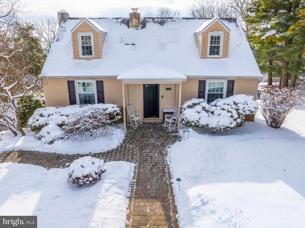 Photo of 3104 W Mt Kirk Avenue, NORRISTOWN, PA 19403 (MLS # PAMC2165712)