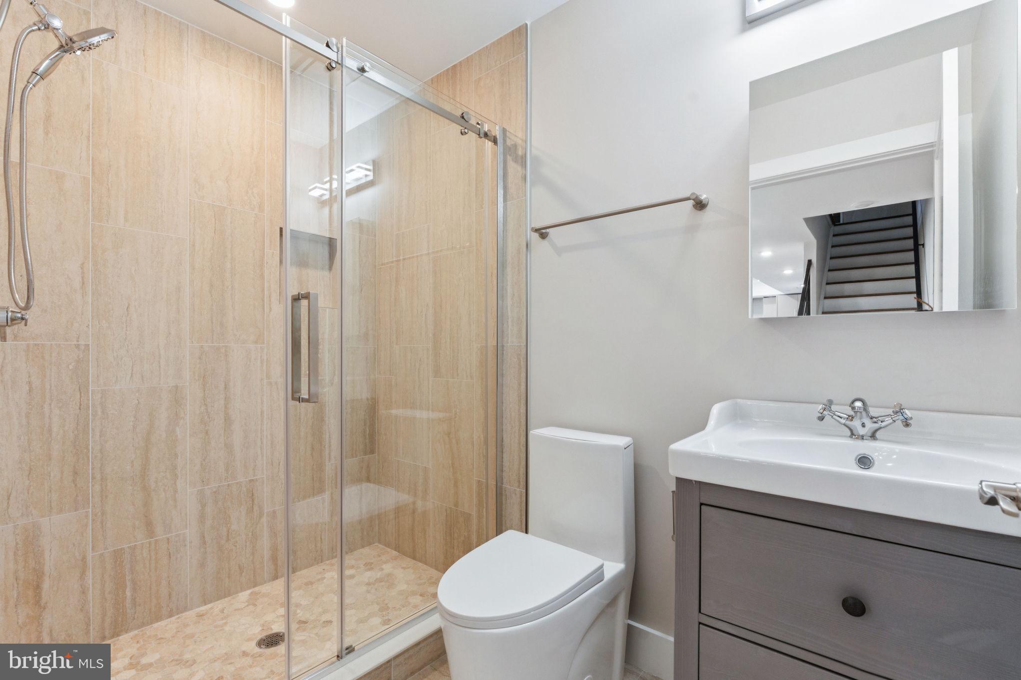 FAIRMOUNT - Residential Lease