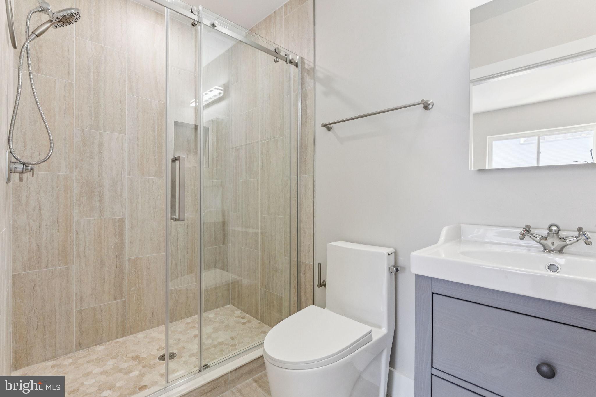 FAIRMOUNT - Residential Lease