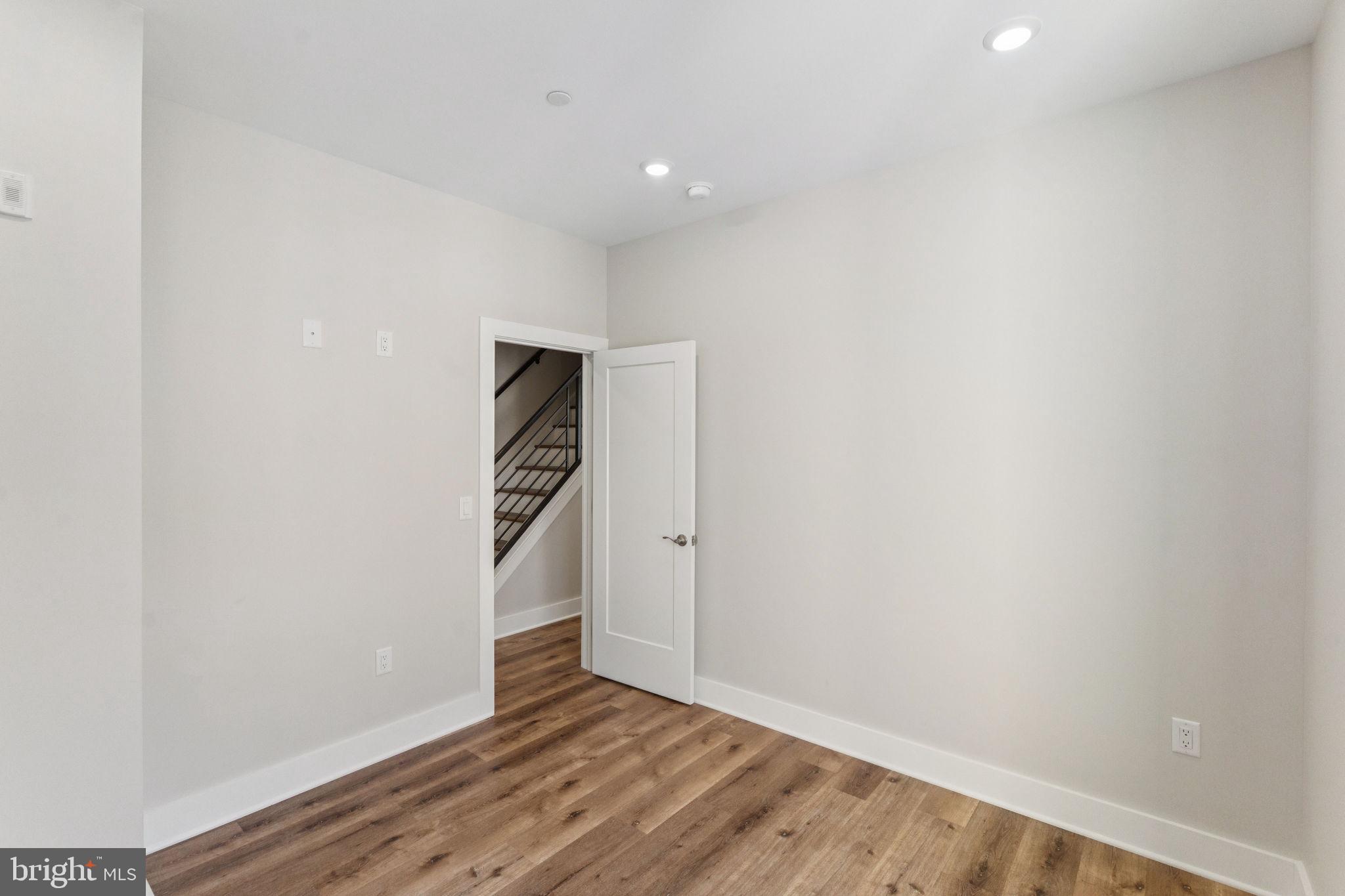 FAIRMOUNT - Residential Lease