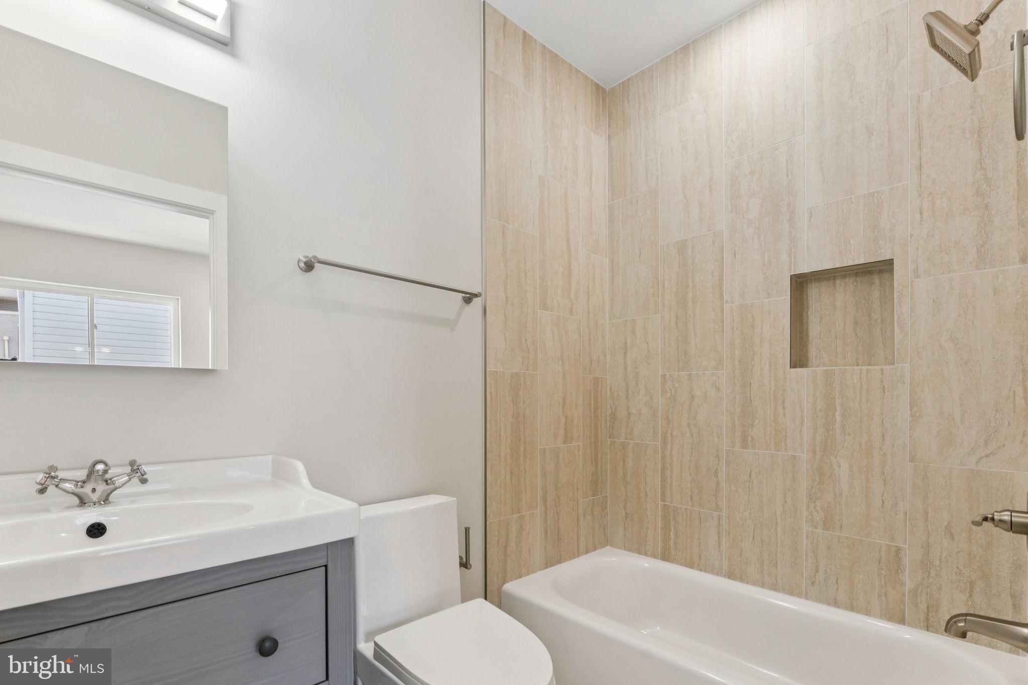 FAIRMOUNT - Residential Lease