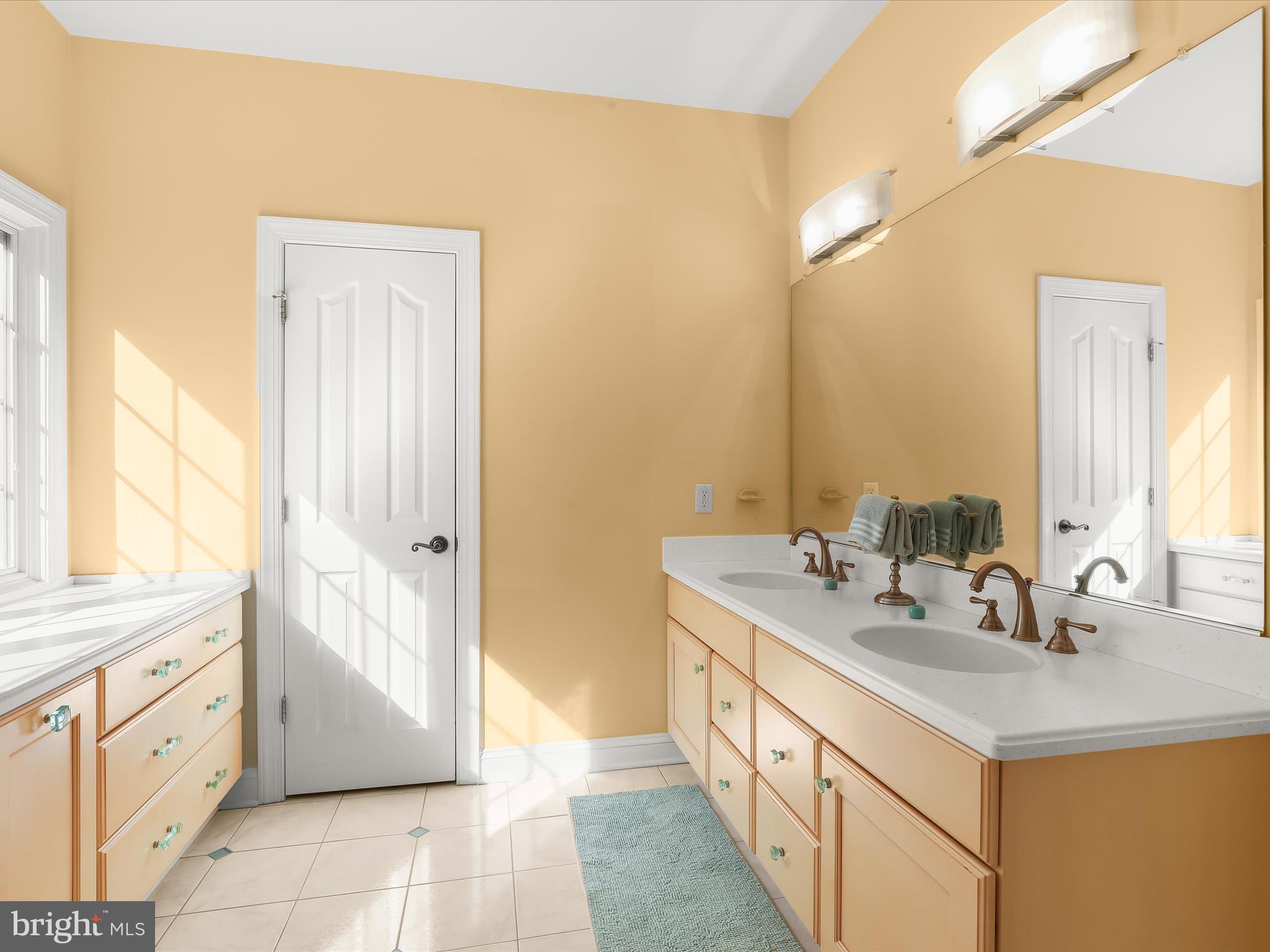 TRIADELPHIA WOODS - Residential