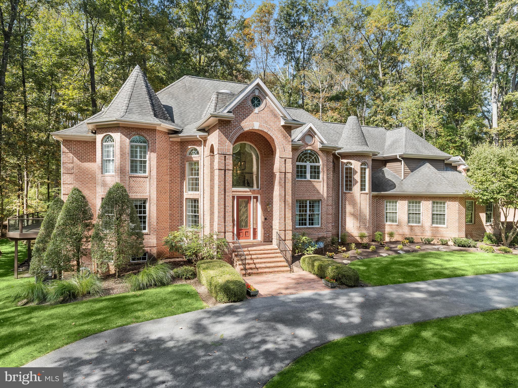 TRIADELPHIA WOODS - Residential