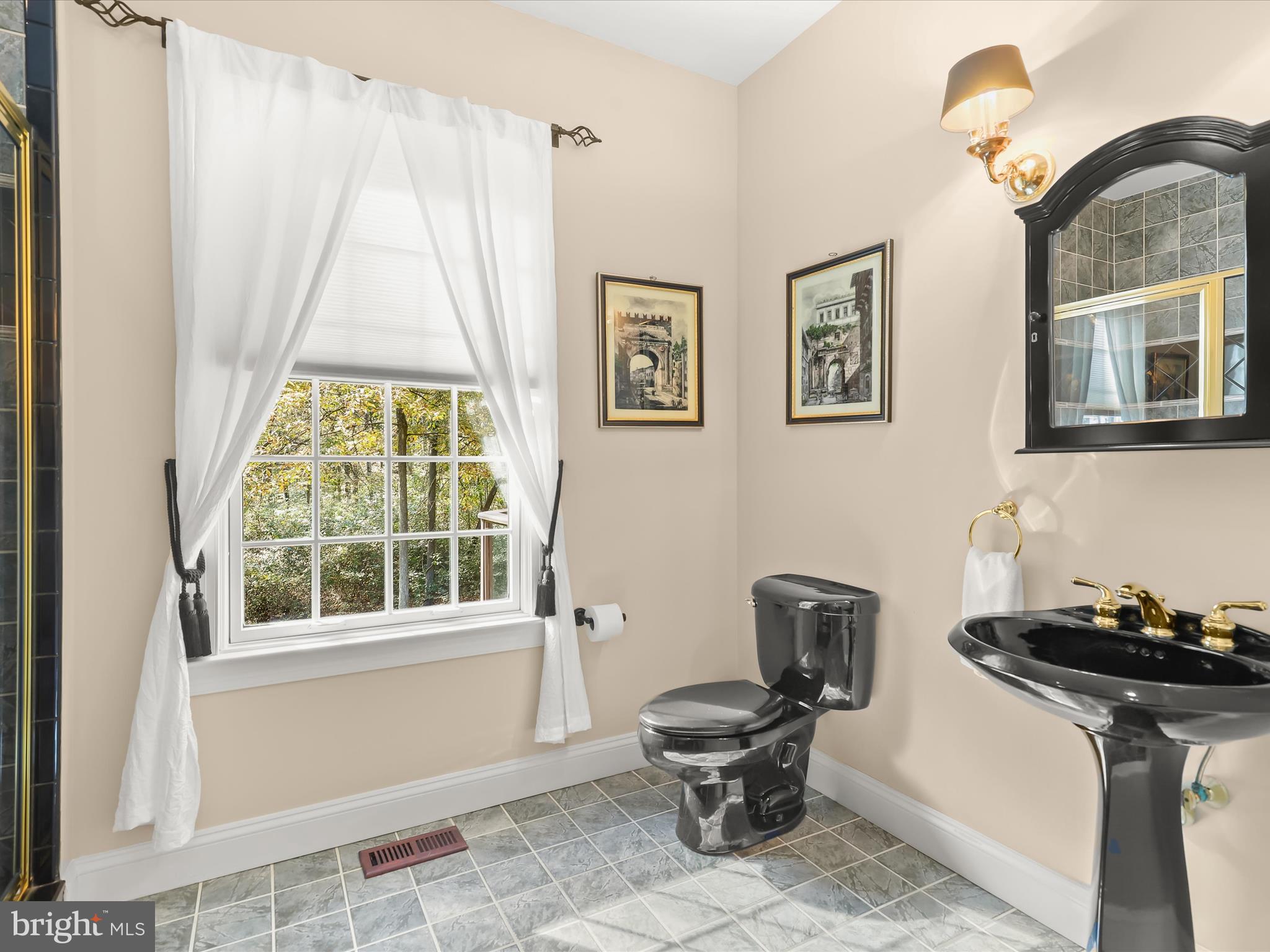 TRIADELPHIA WOODS - Residential