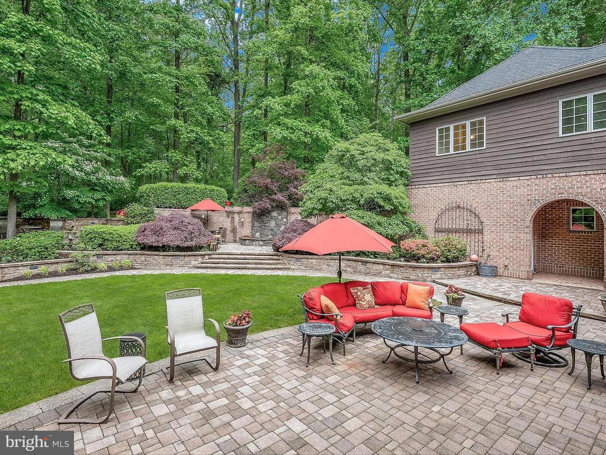 TRIADELPHIA WOODS - Residential