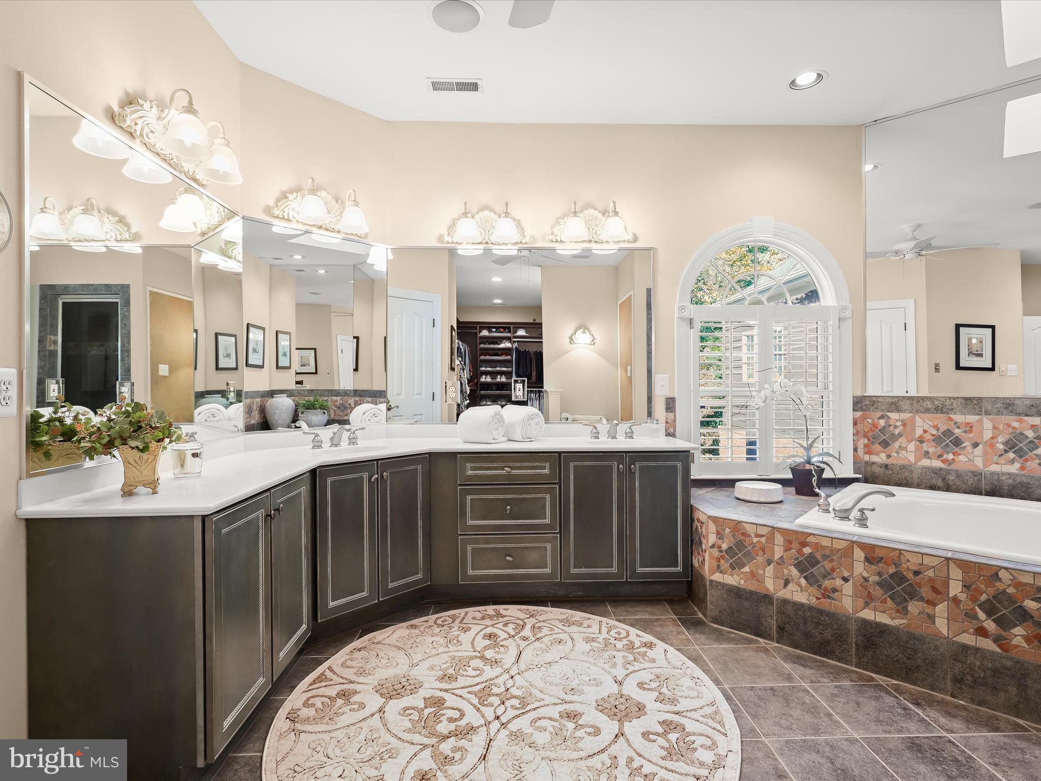 TRIADELPHIA WOODS - Residential