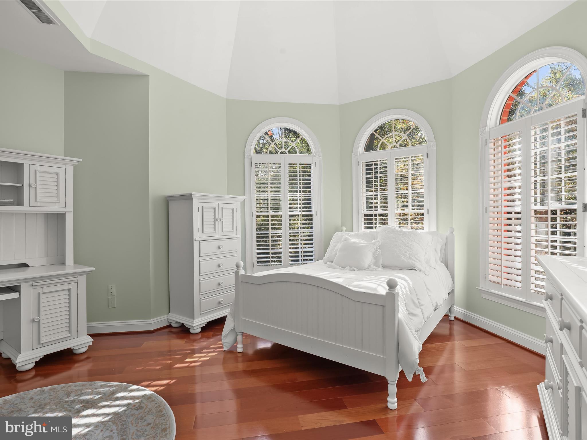 TRIADELPHIA WOODS - Residential