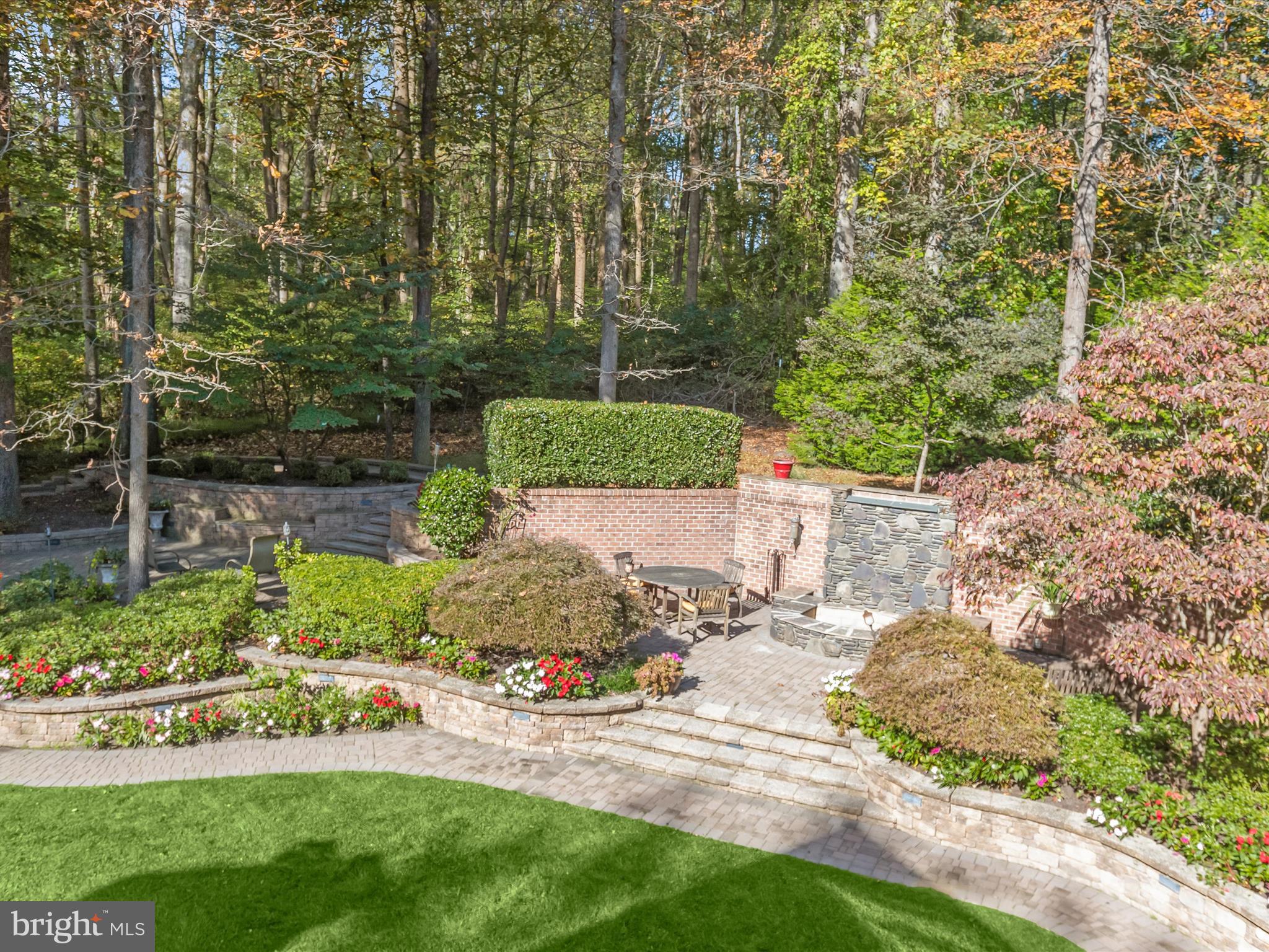 TRIADELPHIA WOODS - Residential