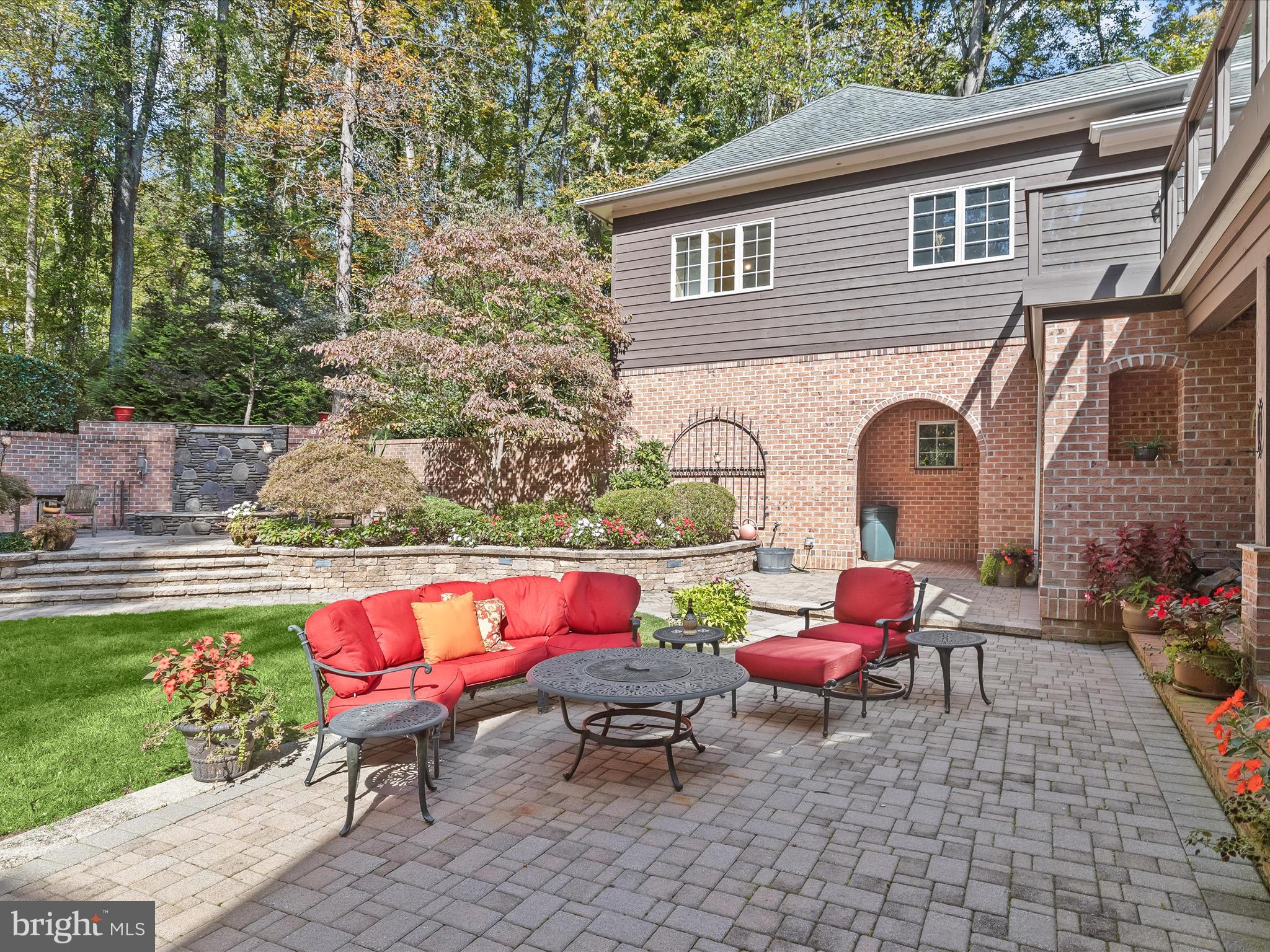 TRIADELPHIA WOODS - Residential