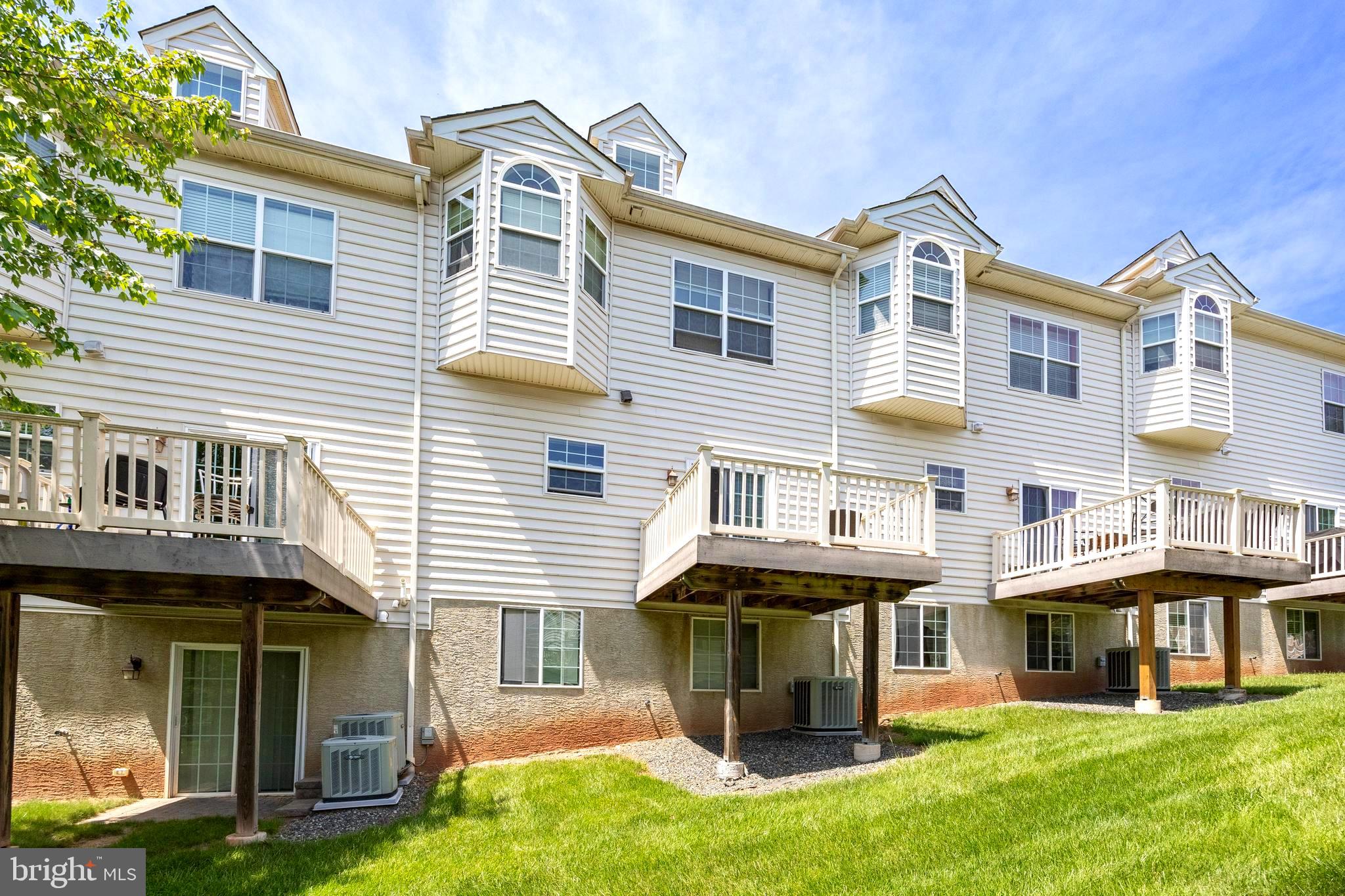FAIRWAYS AT GREEN ME - Residential