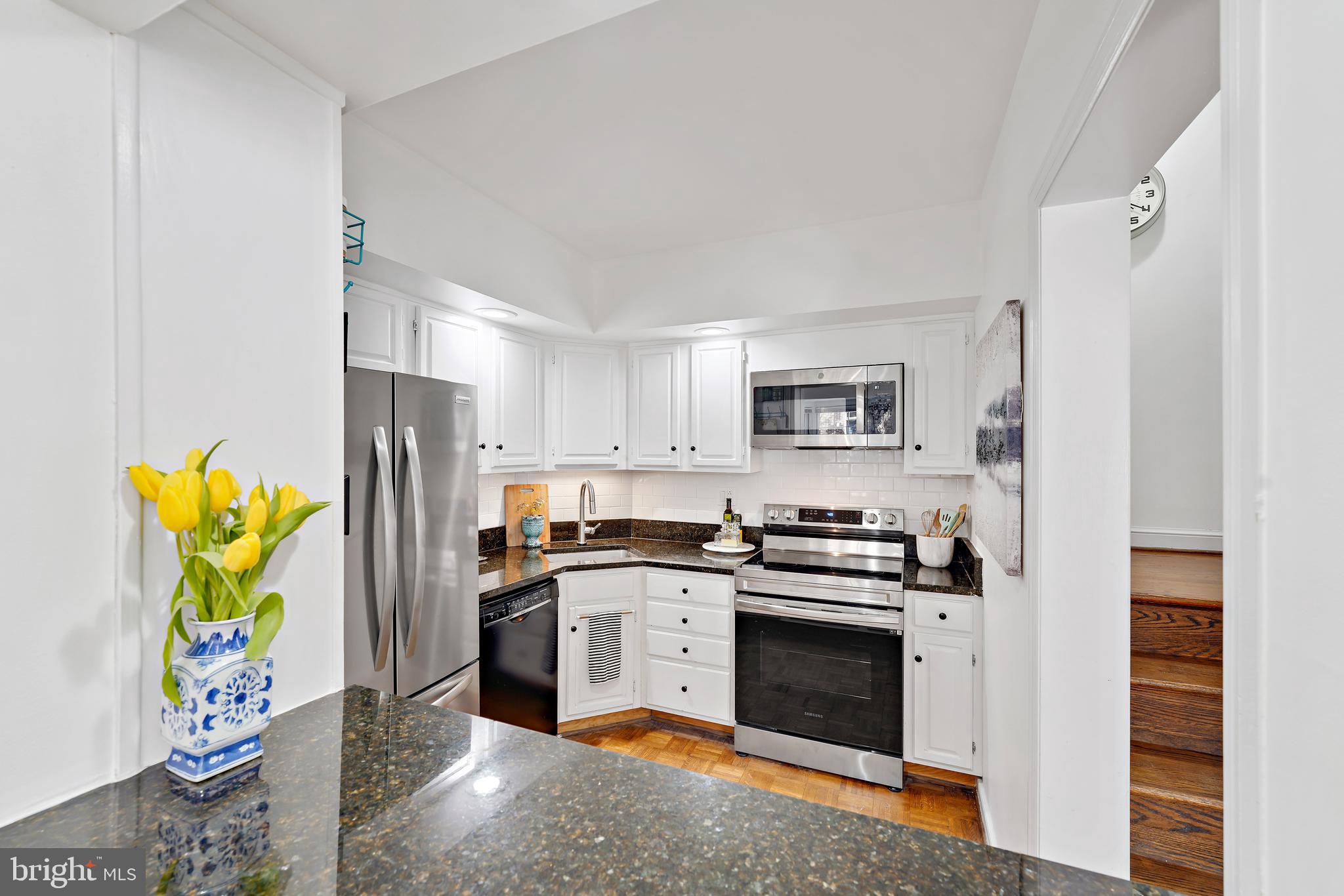 ARCH HALL - Residential