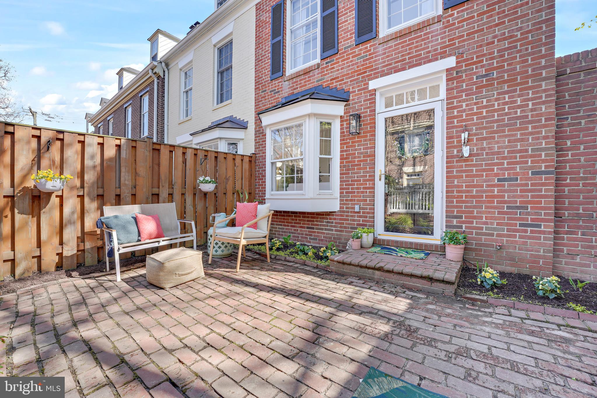 ARCH HALL - Residential