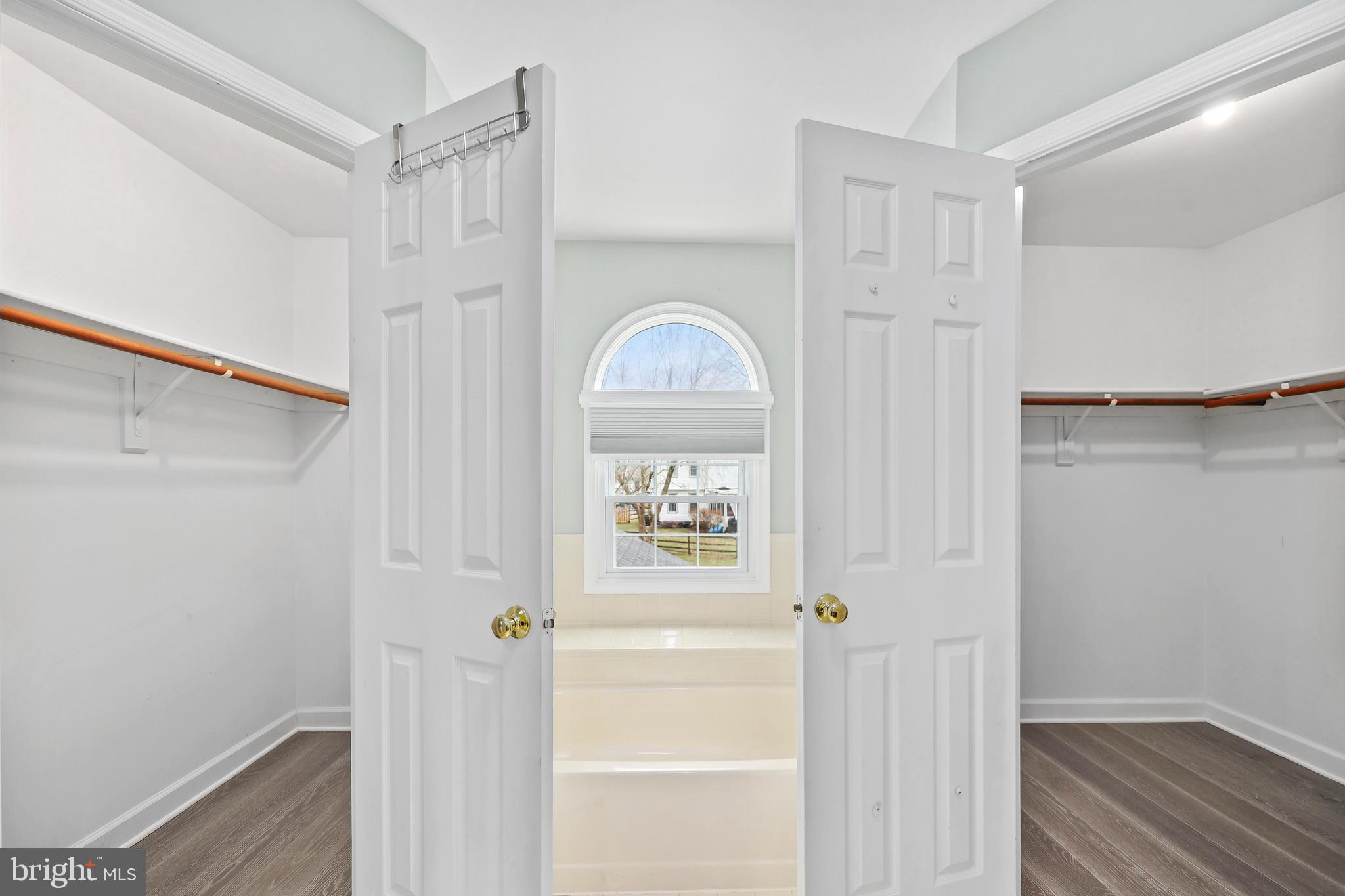 BELLE POND FARM - Residential