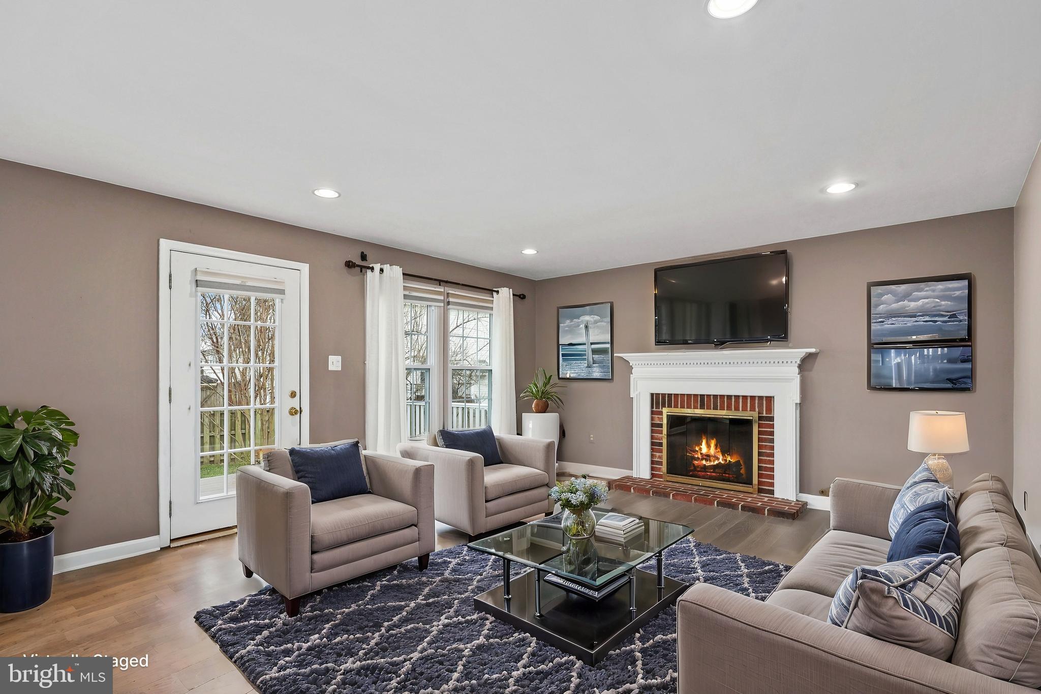 BELLE POND FARM - Residential