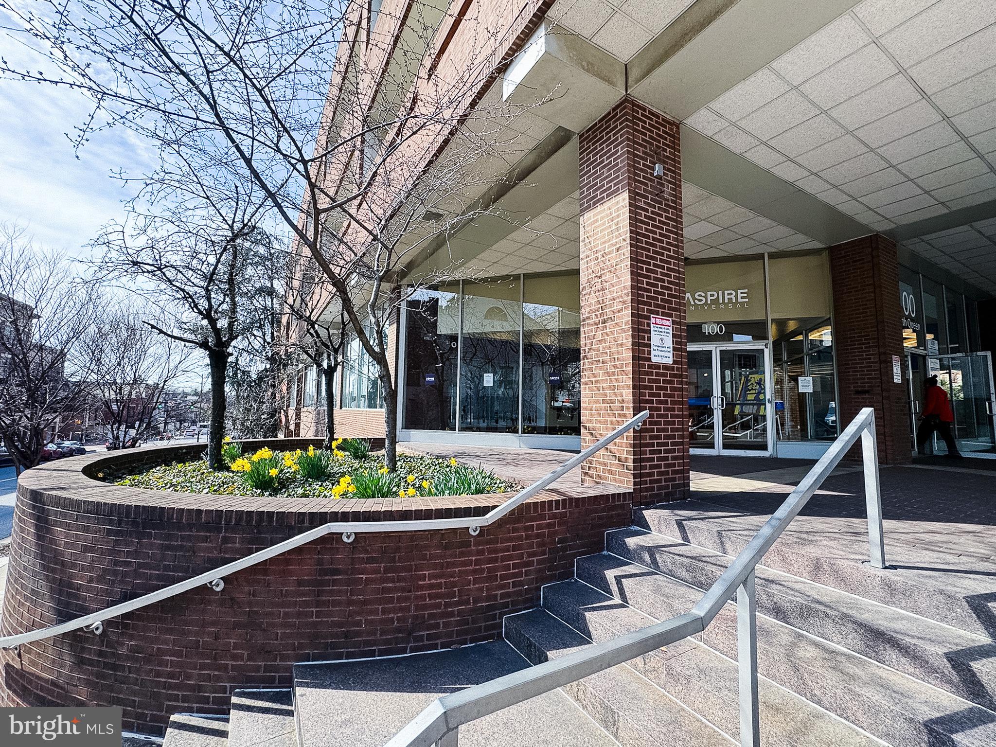 100 N QUEEN STREET 3RD FLOOR, NORTH