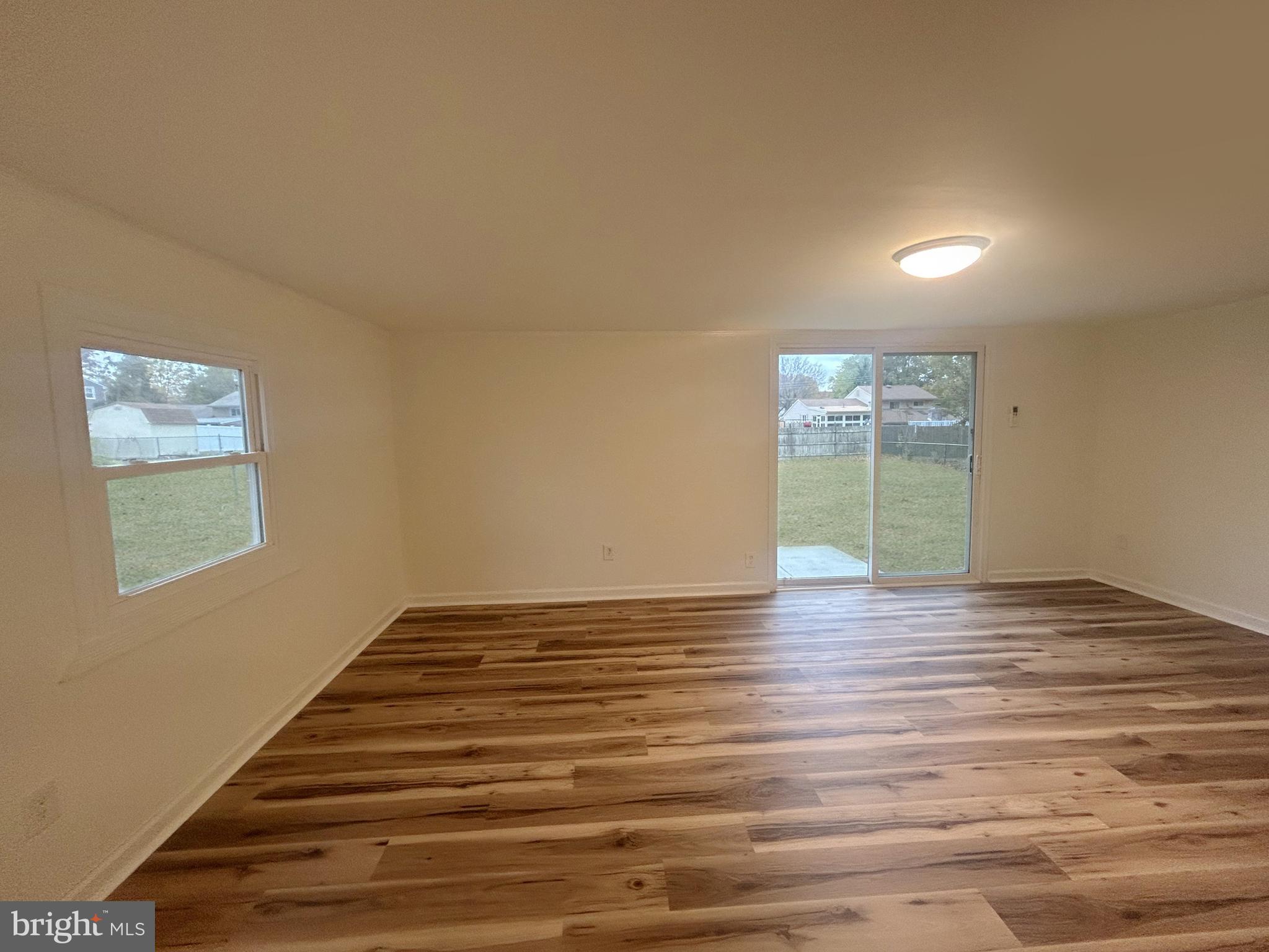 BUCKINGHAM VILLAGE - Residential