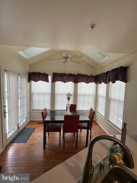 WHITE HALL - Residential